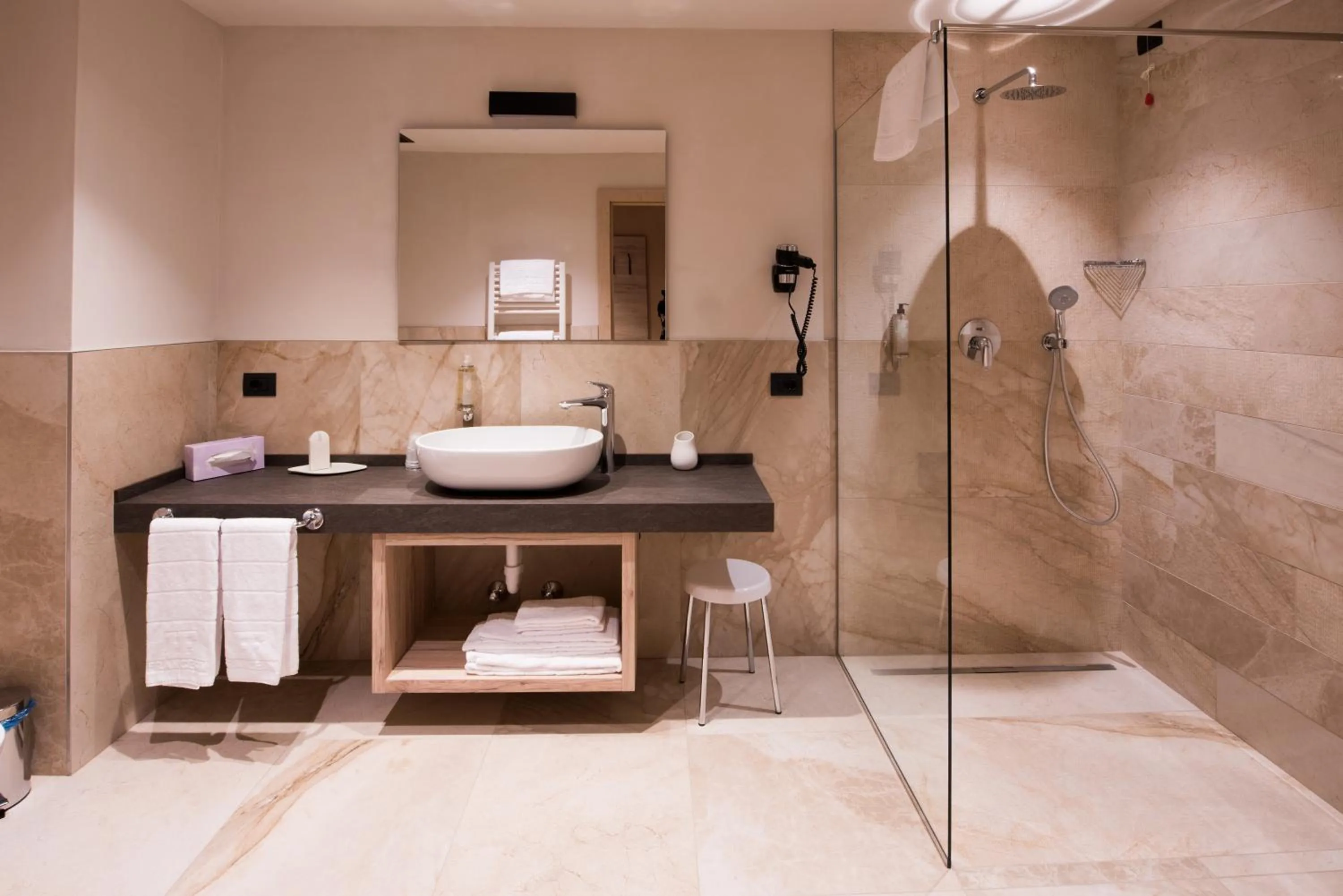 Shower in Francesin Active Hotel