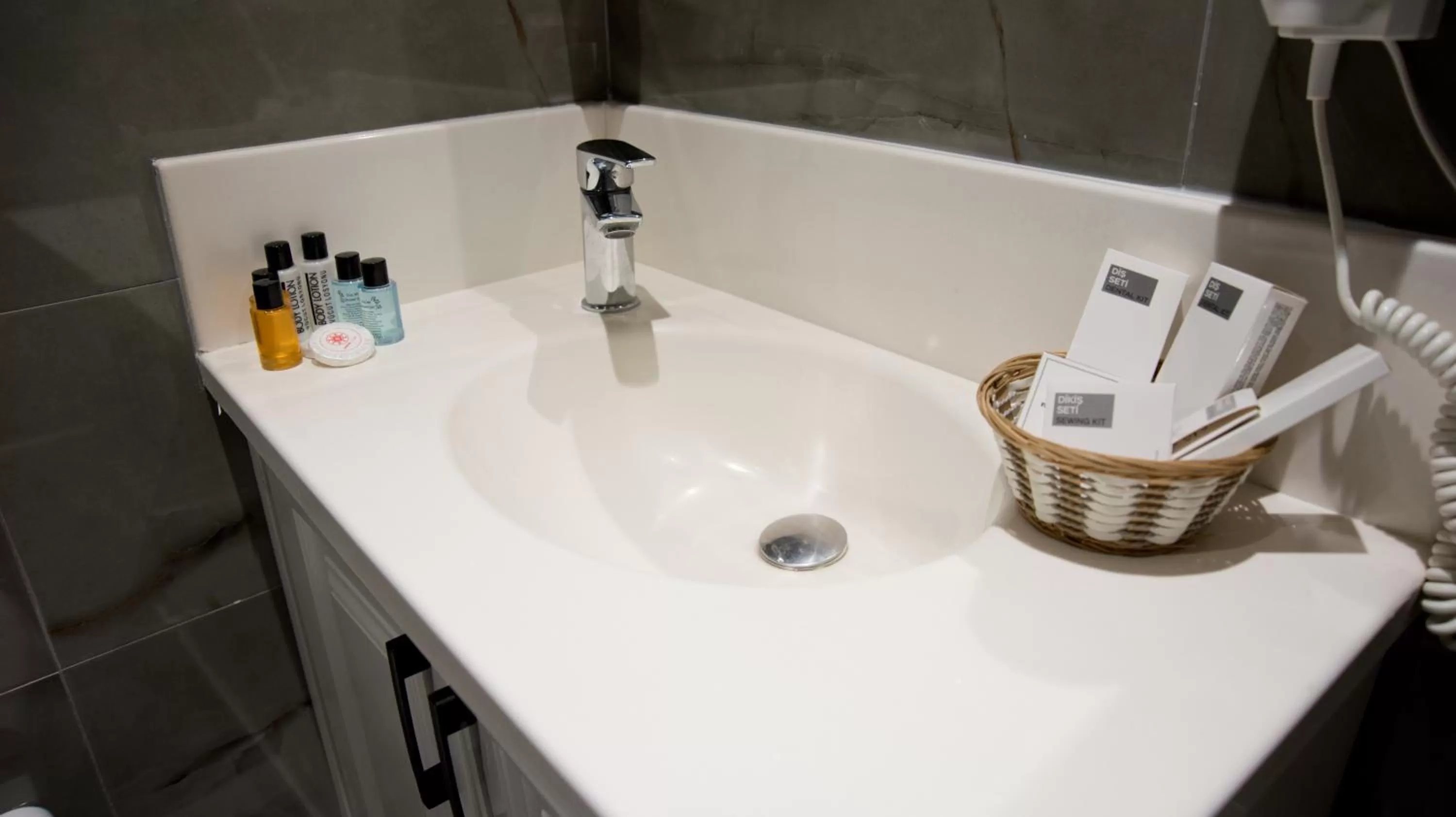 Bathroom in Pruva Hotel