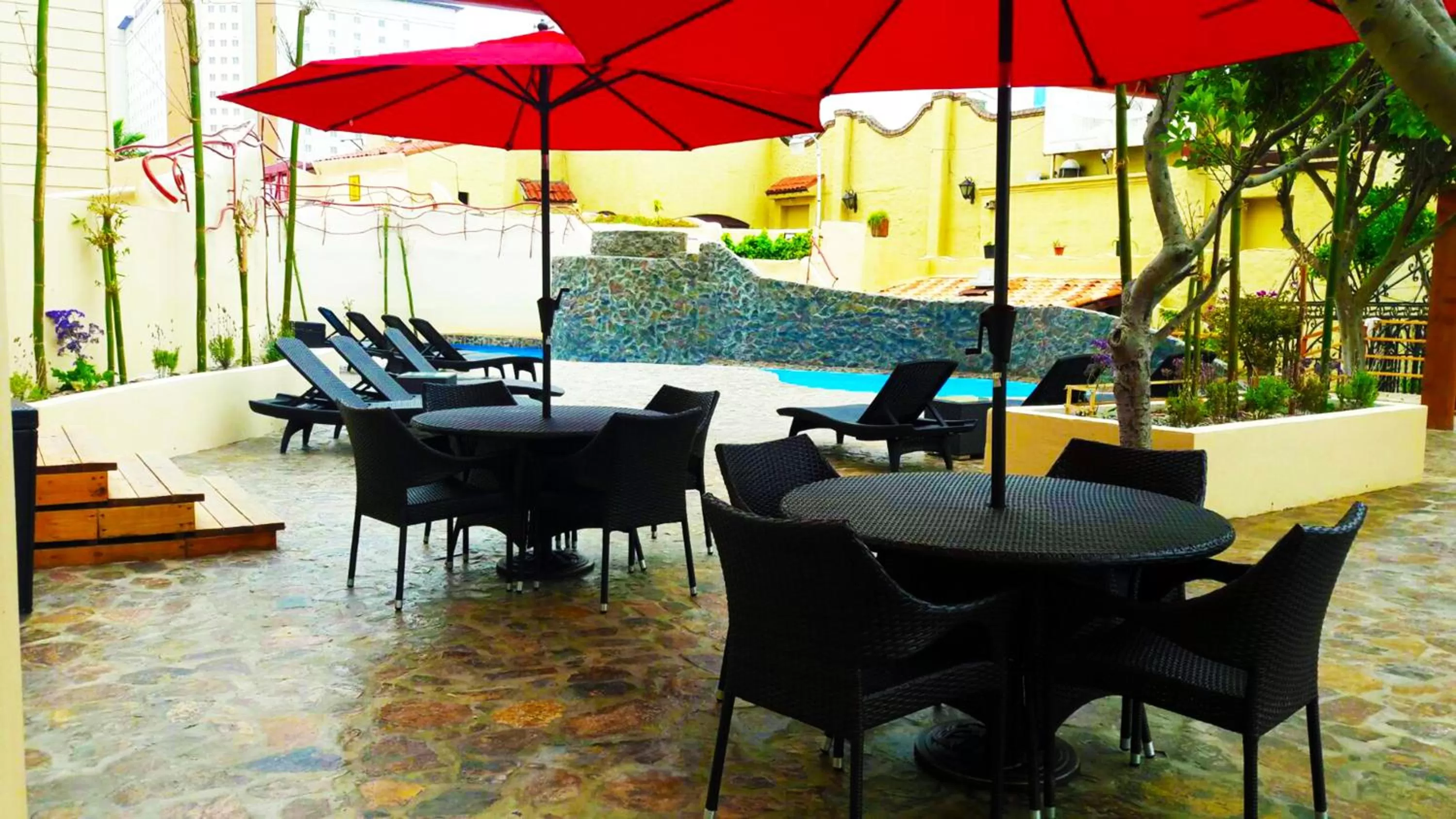 Swimming pool in Hotel Festival Plaza Playas Rosarito