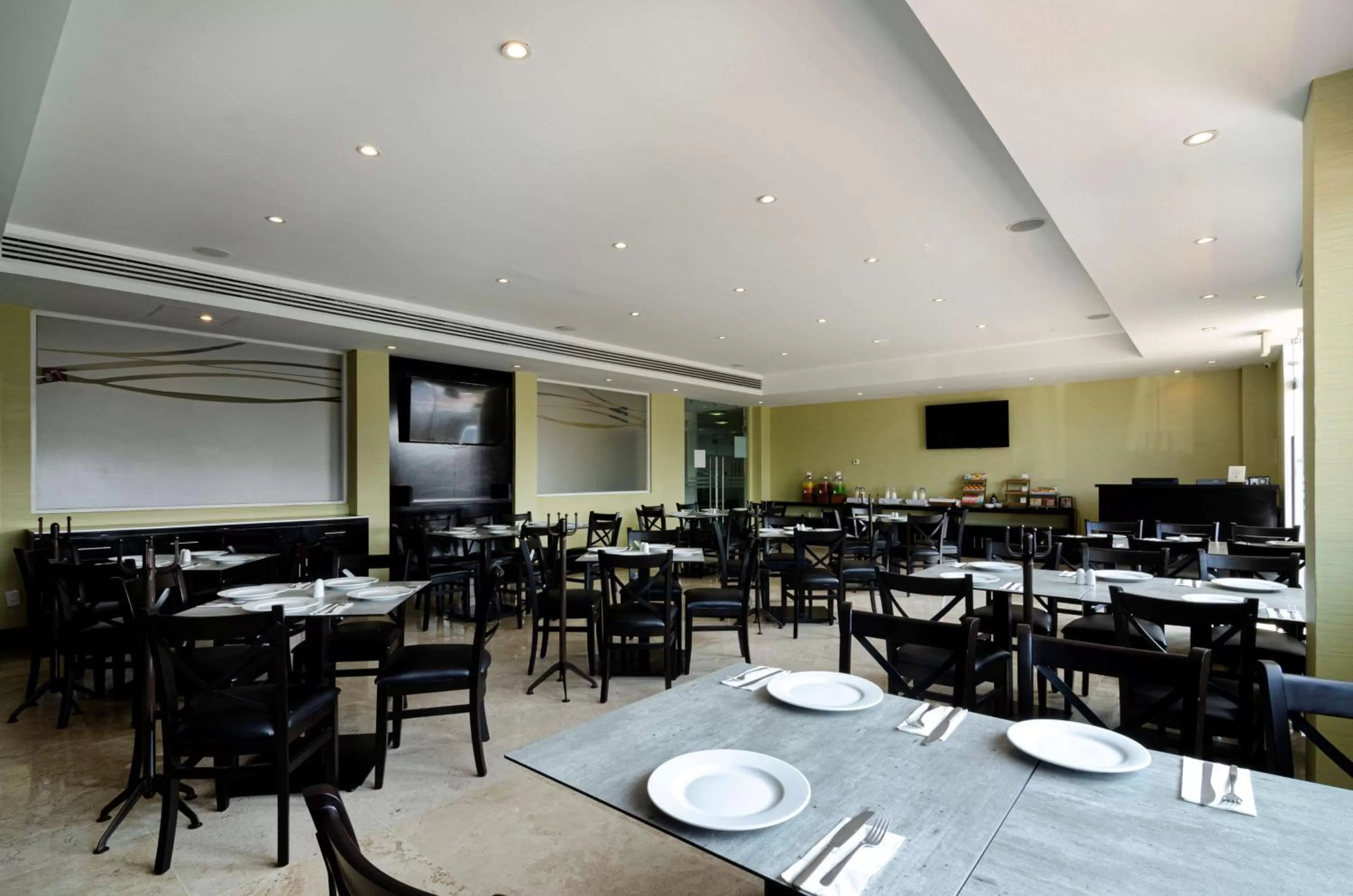 Restaurant/places to eat in DoubleTree by Hilton Queretaro