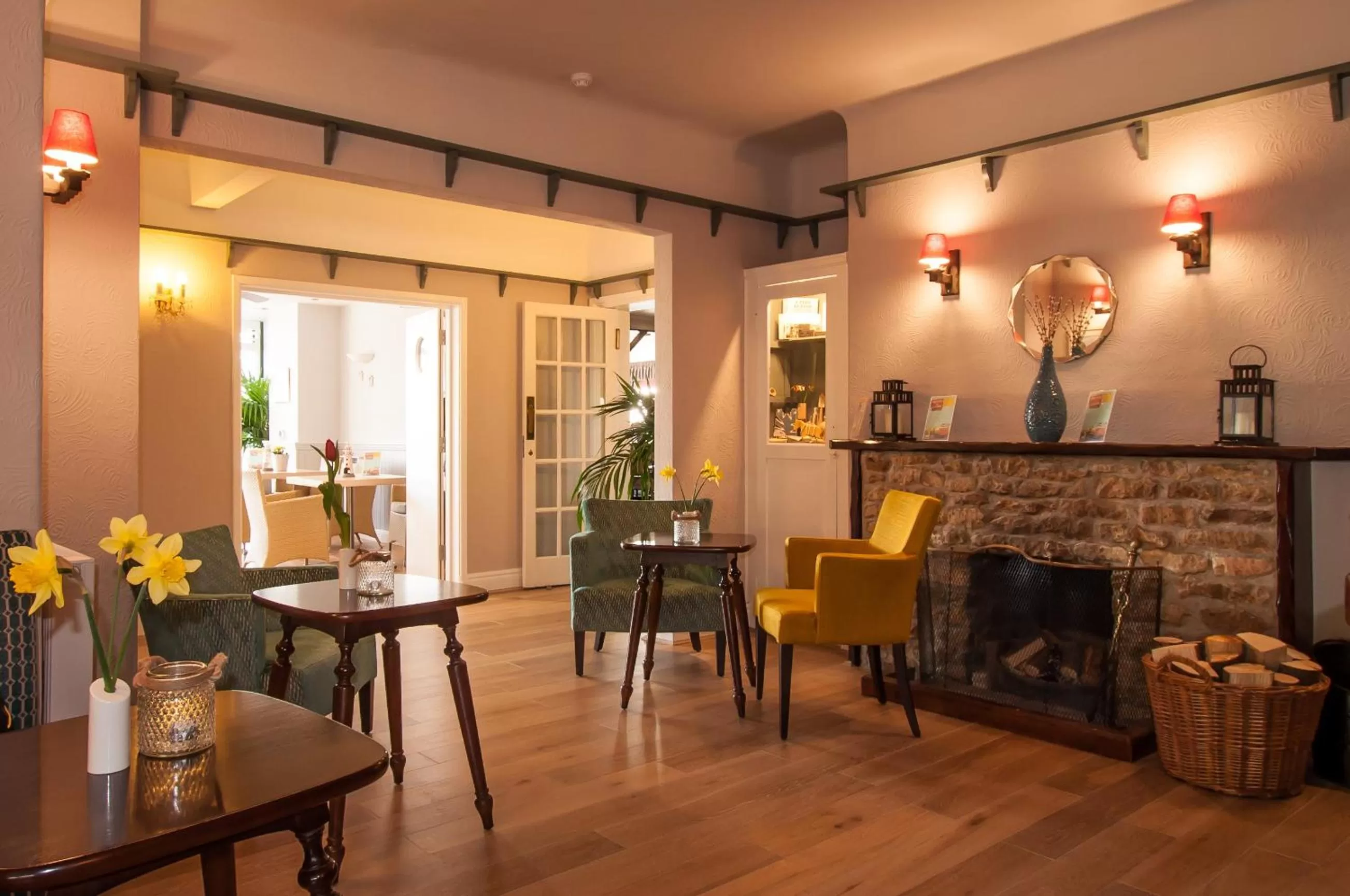 Alcoholic drinks in Eype's Mouth Country Hotel