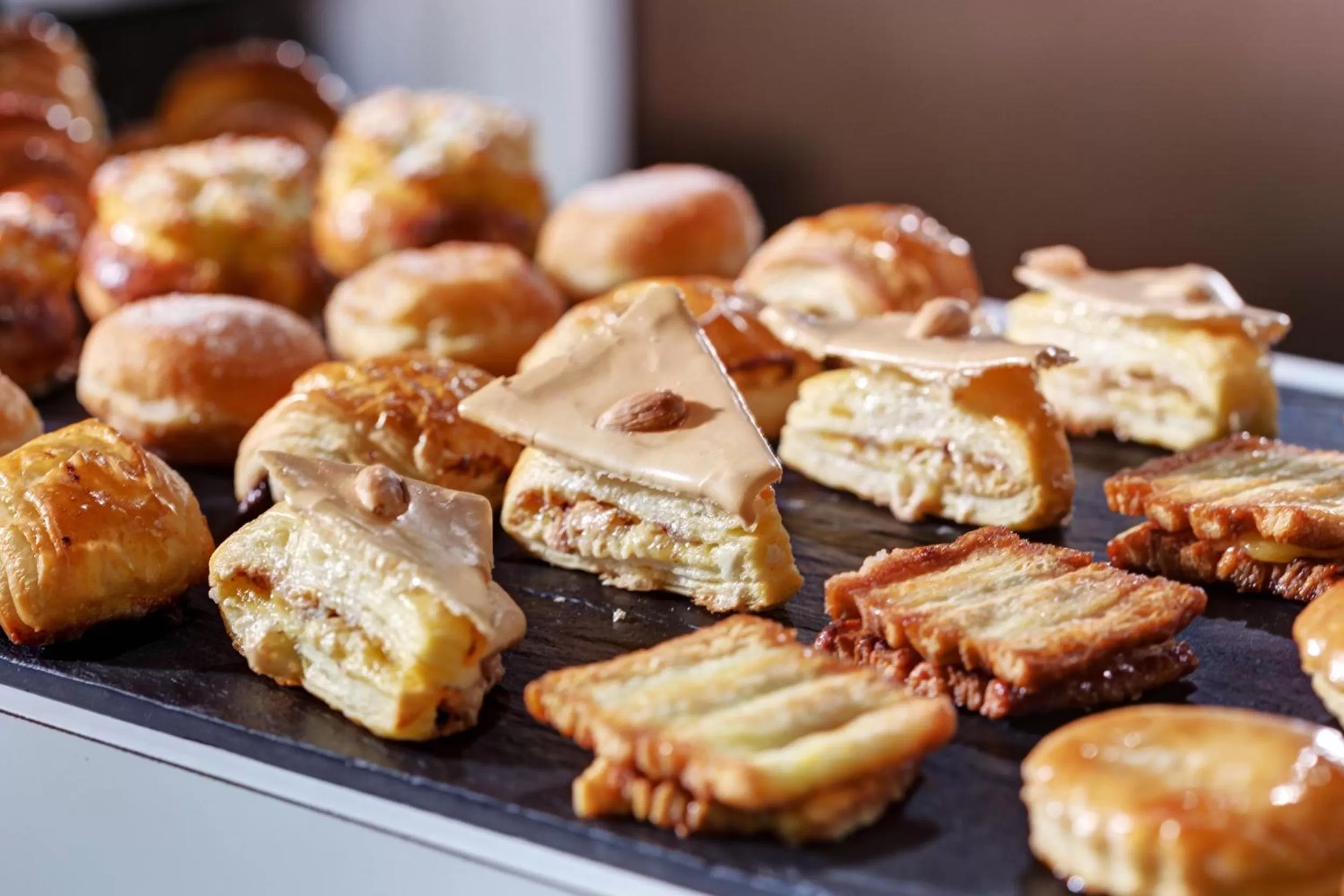 Restaurant/places to eat in Lx Boutique Hotel