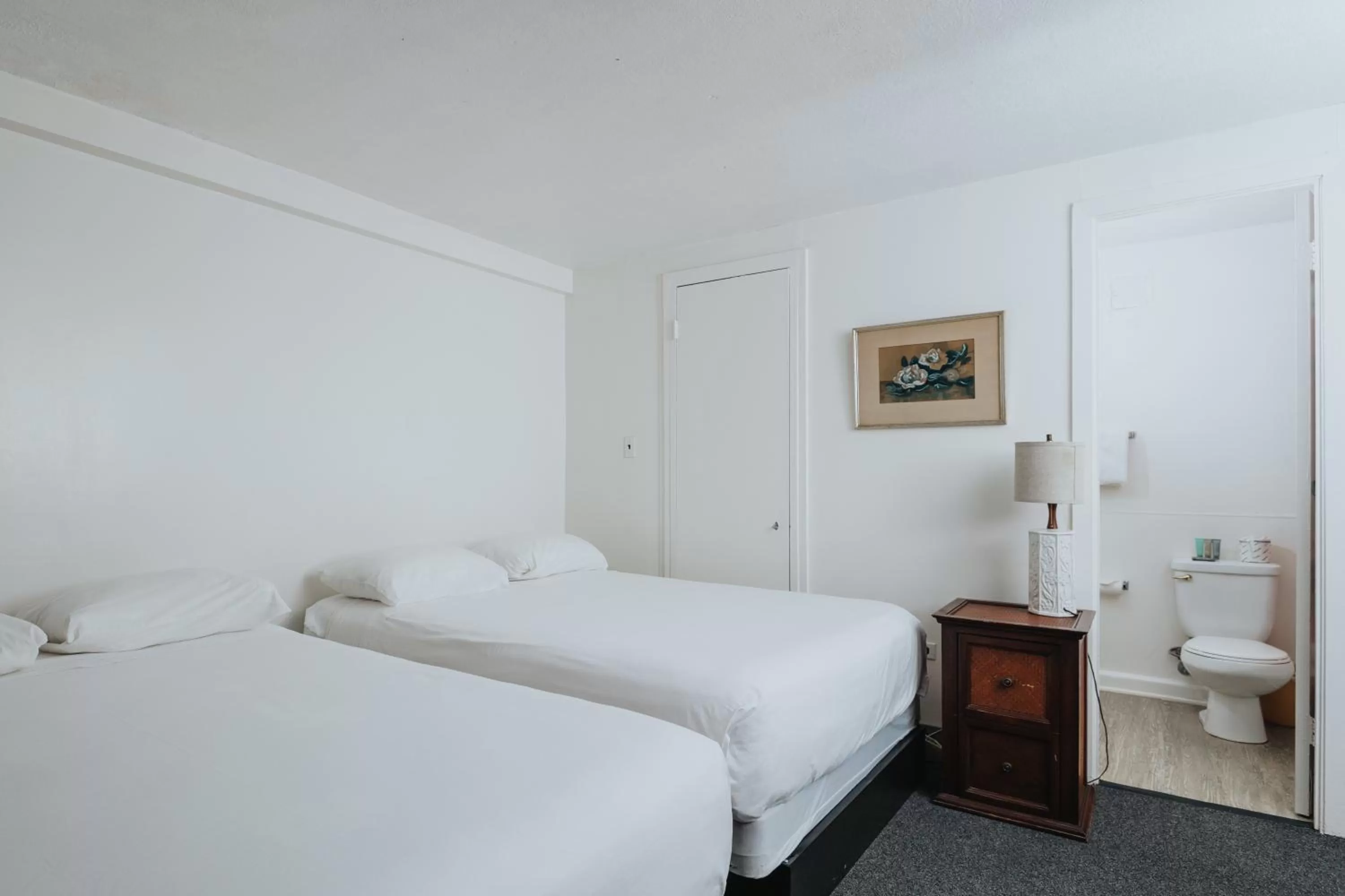 Bed in Royal Grove Waikiki