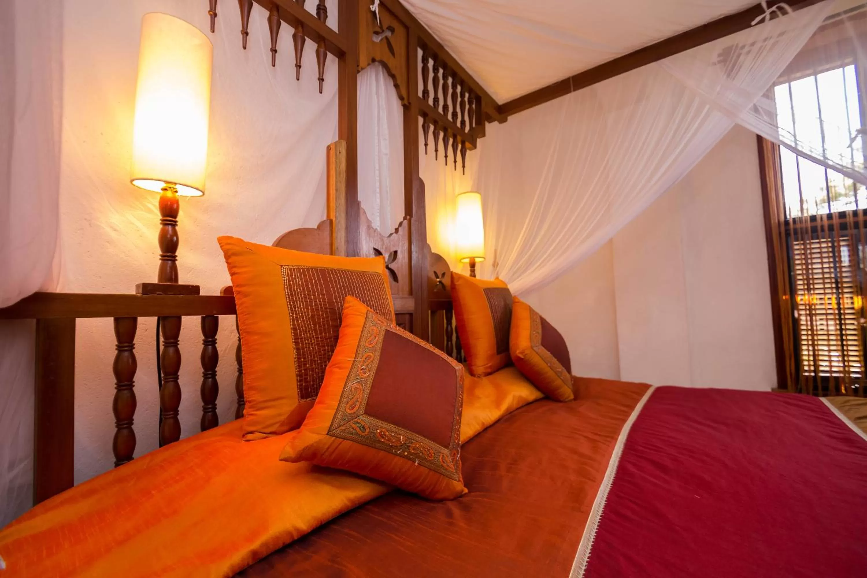 Bedroom, Bed in The King Post