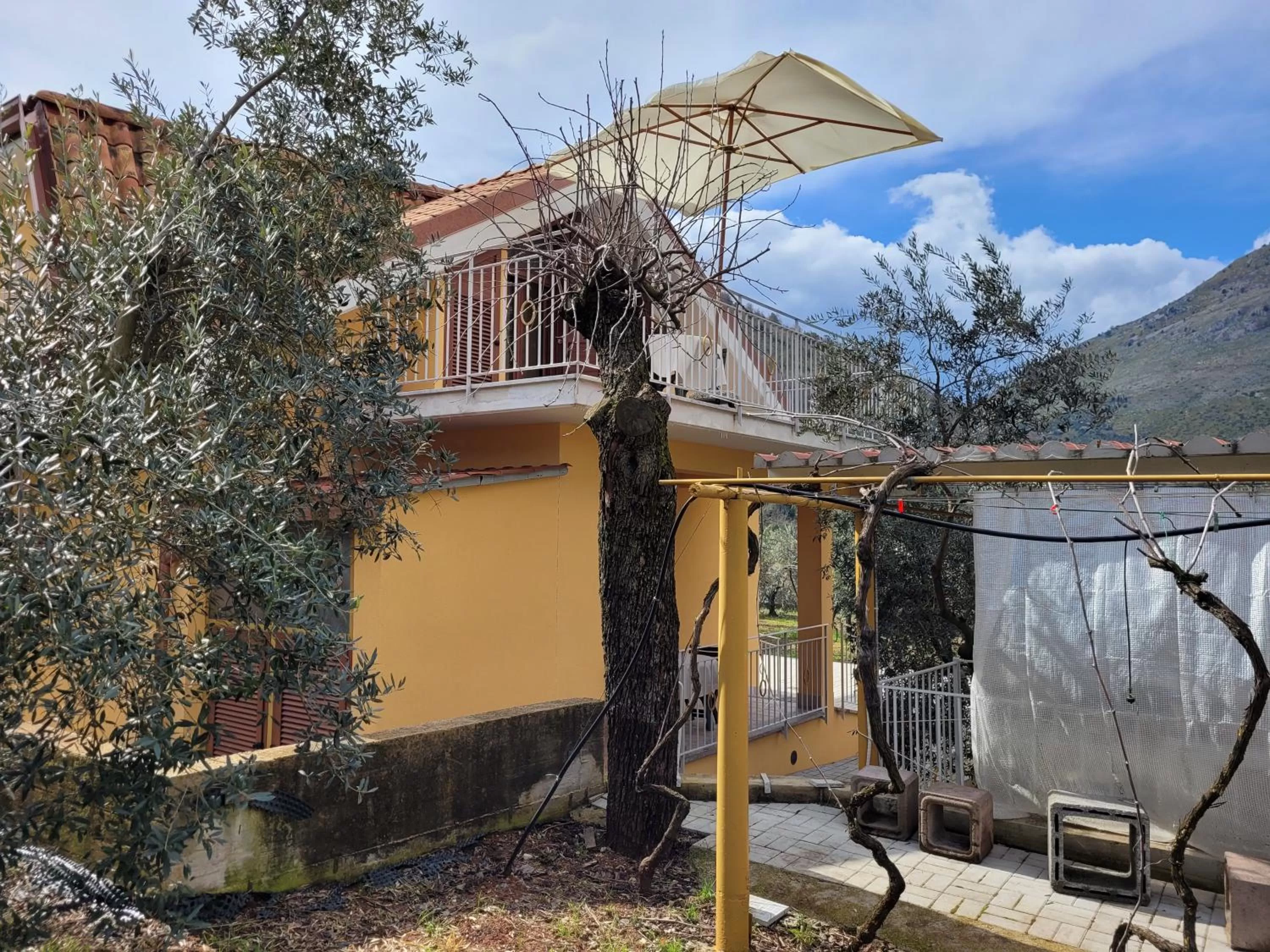 Alloggio turistico Magnifico Alessandro Valle Bernardo 04025 Lenola nei pressi di Fondi LT