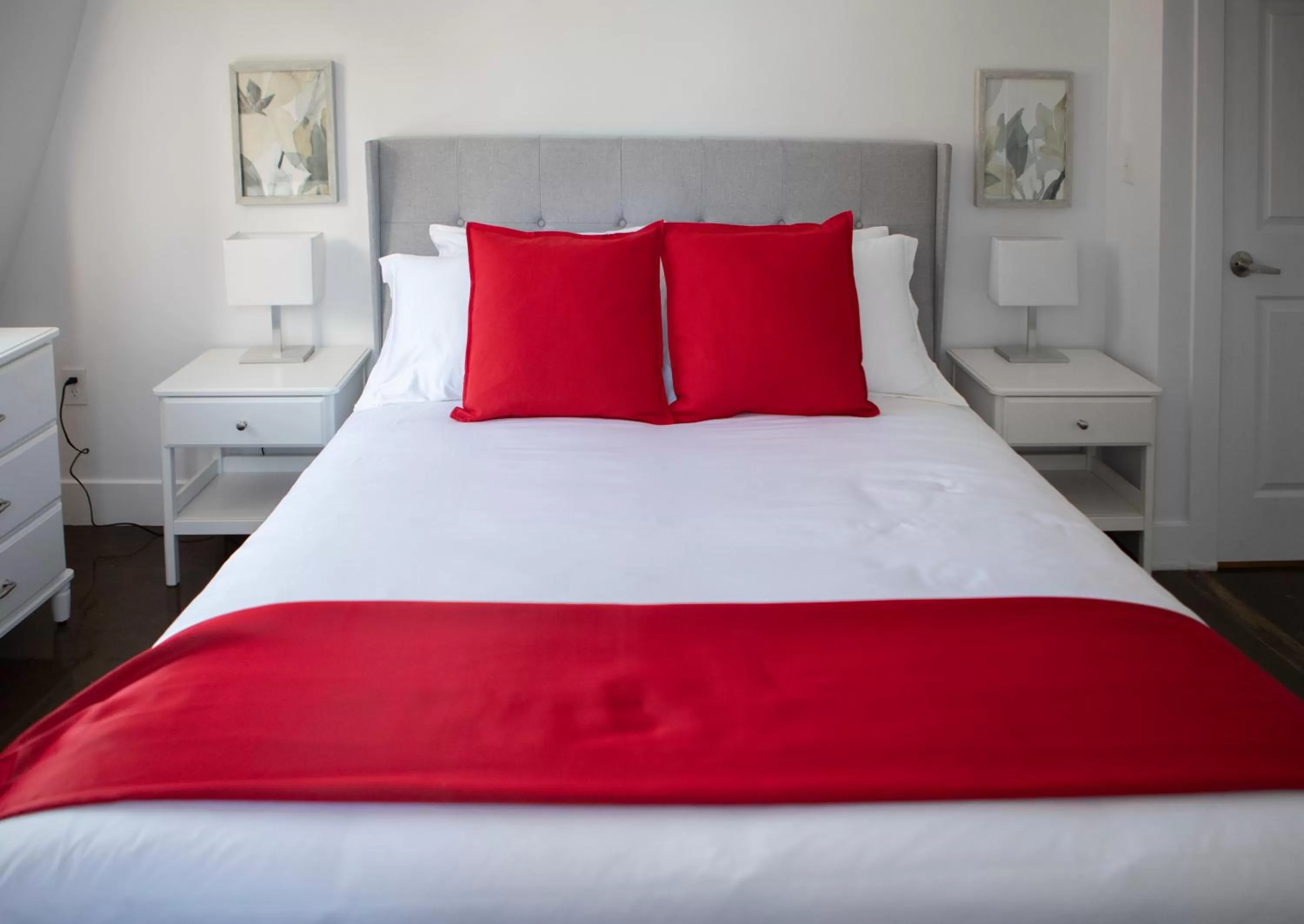 Bed in Cameo Hotel and Suites