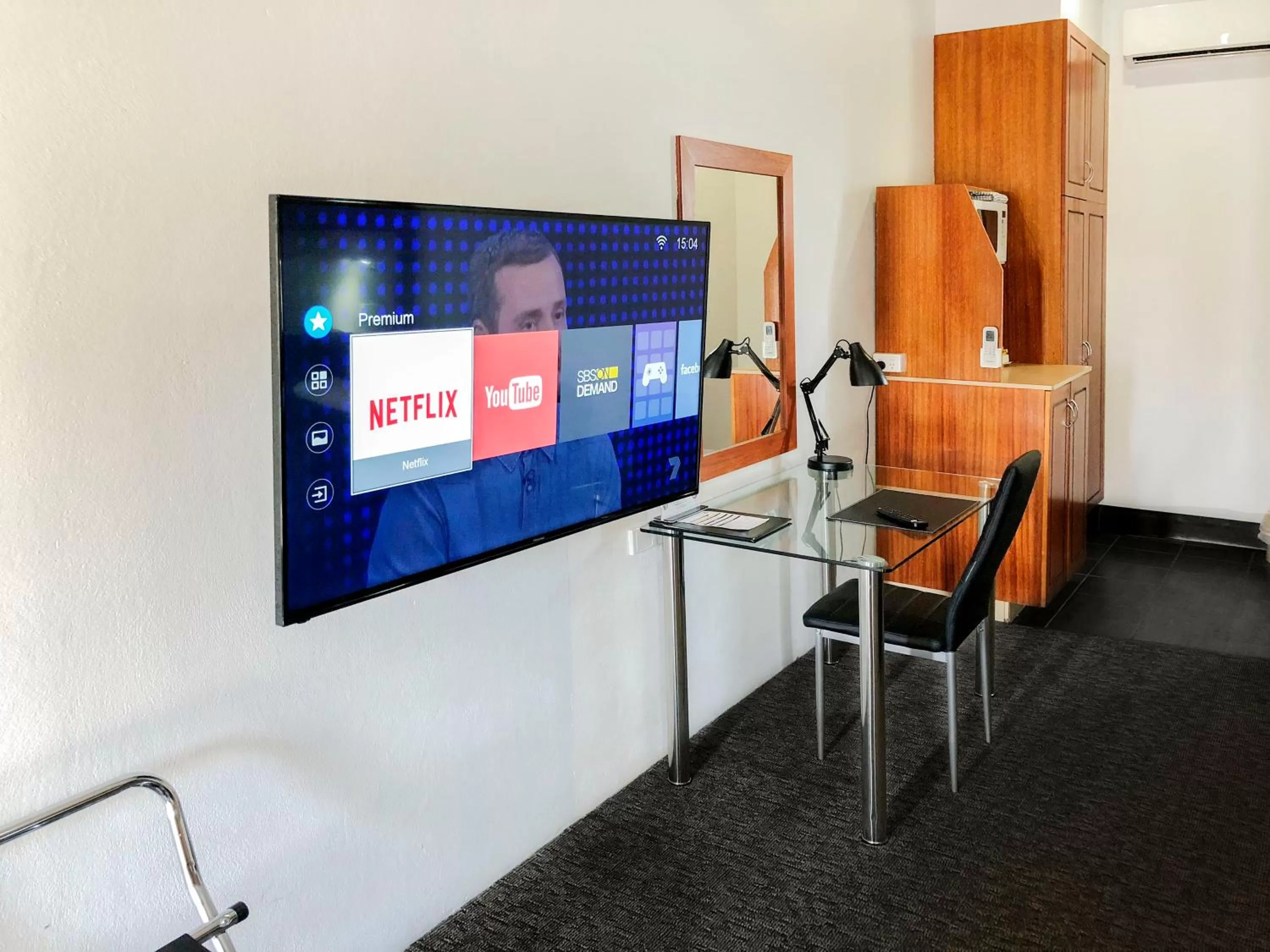 TV and multimedia in Leeton Heritage Motor Inn