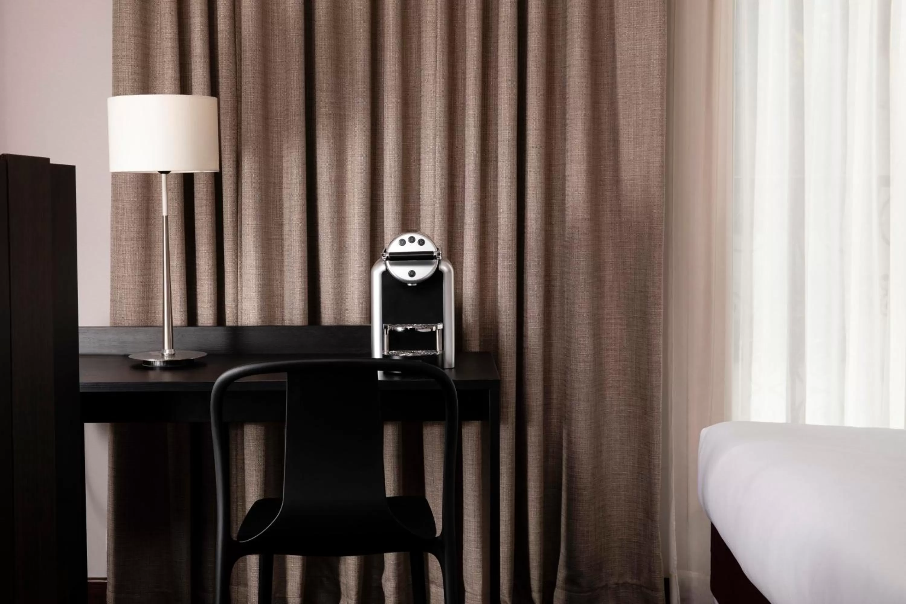 Decorative detail, Bed in Hôtel Elysées Régencia