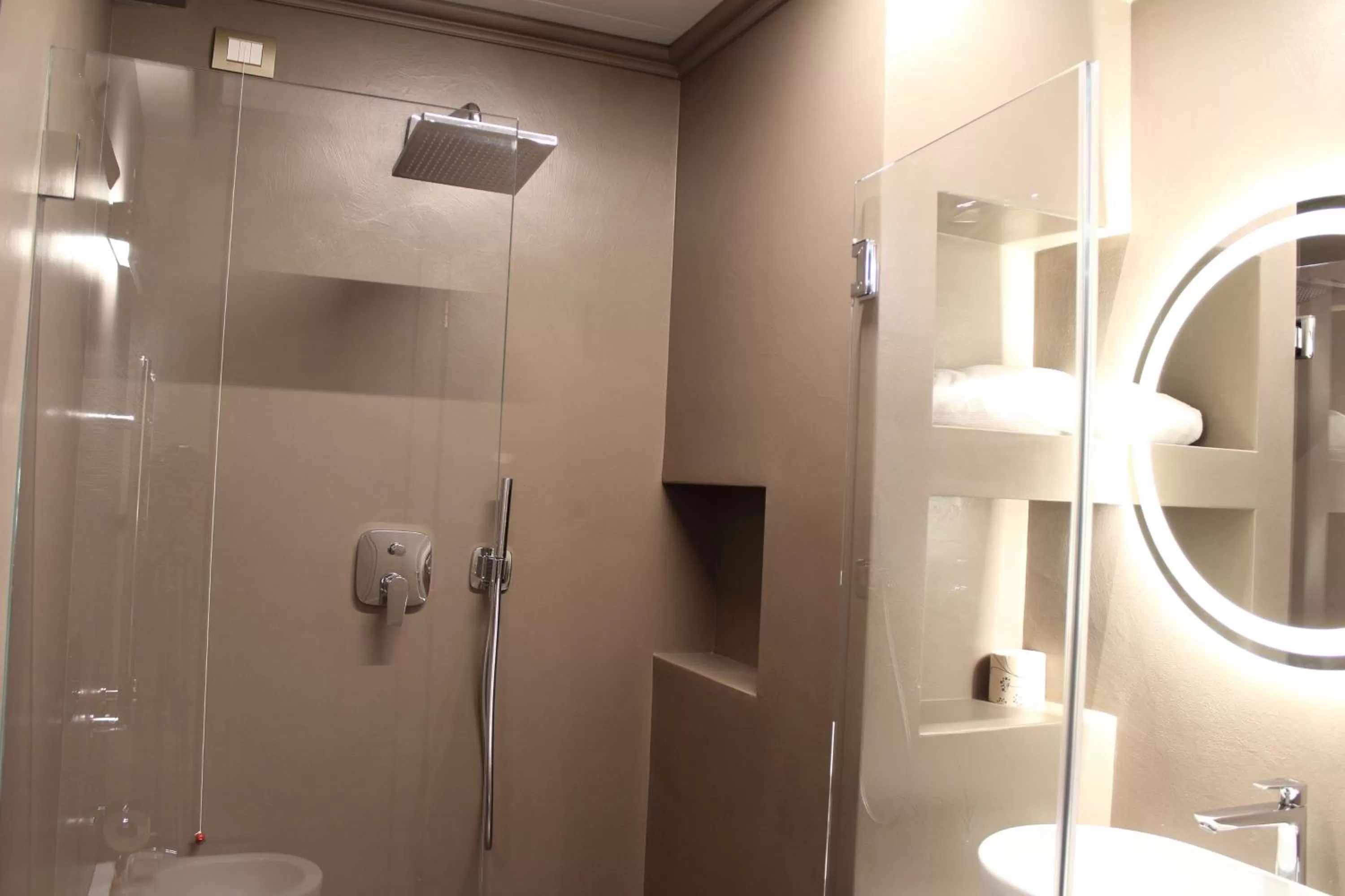 Shower in Best Western Hotel Moderno Verdi