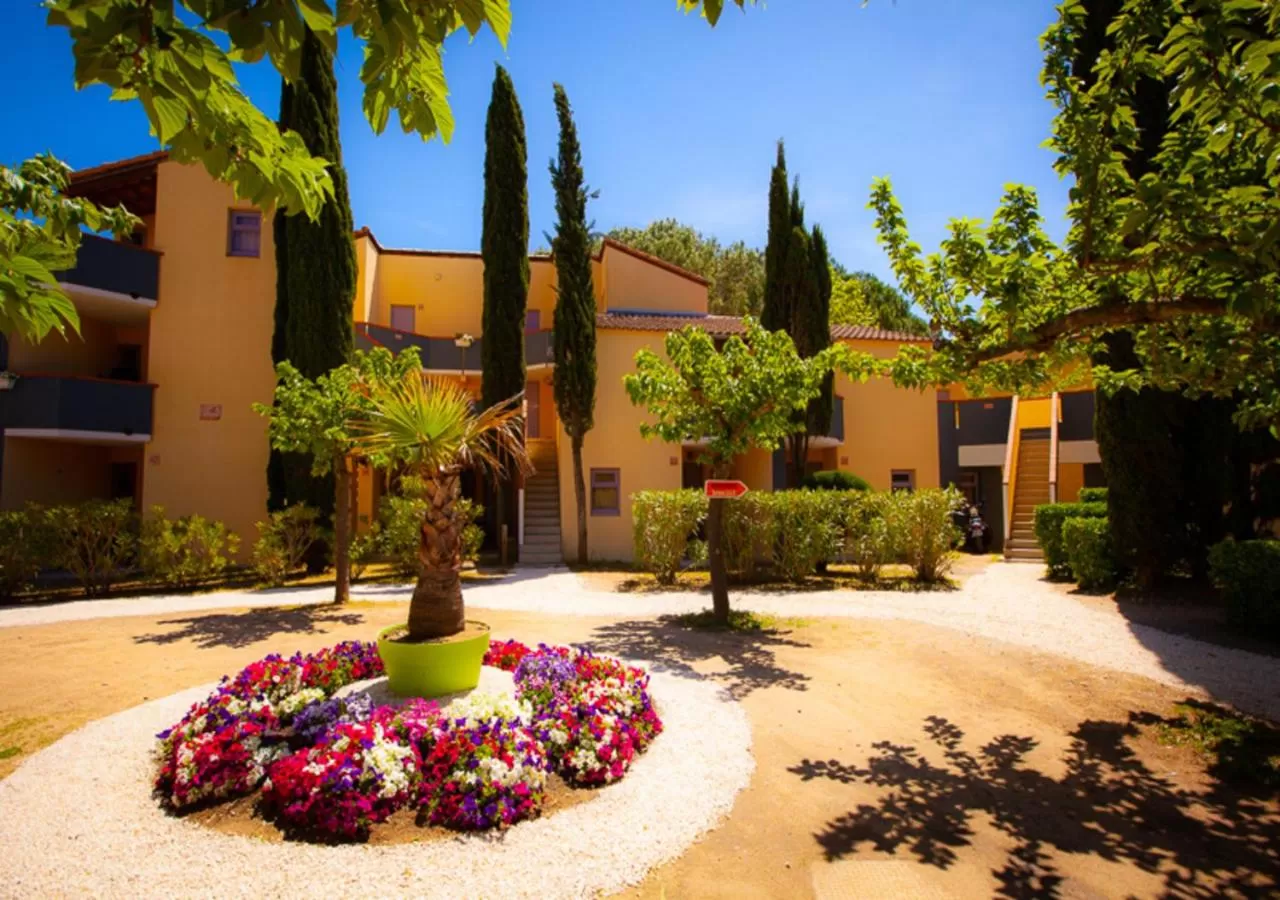 Property building in Marina Hôtel Club