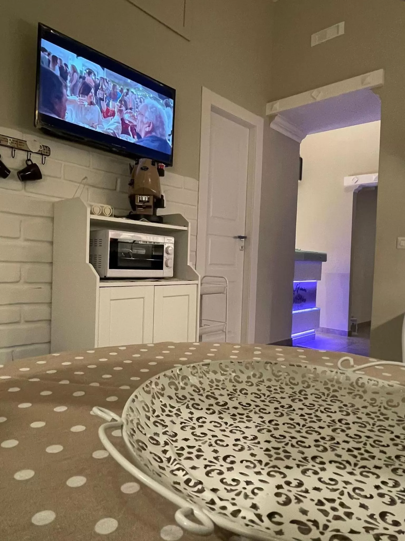 TV/Entertainment Center in Beb la Gemma