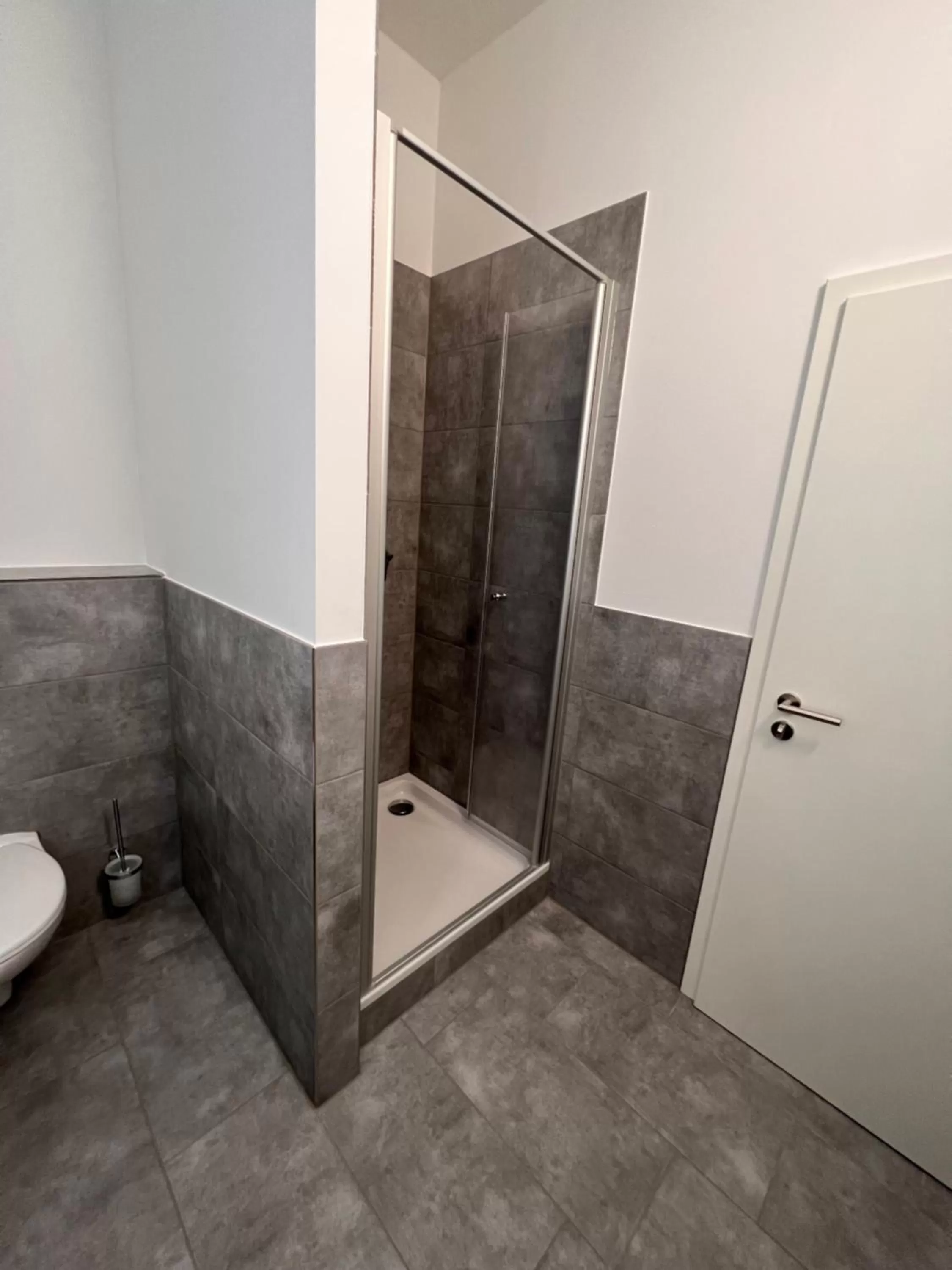 Shower in 24seven Apartments - Self Check-IN