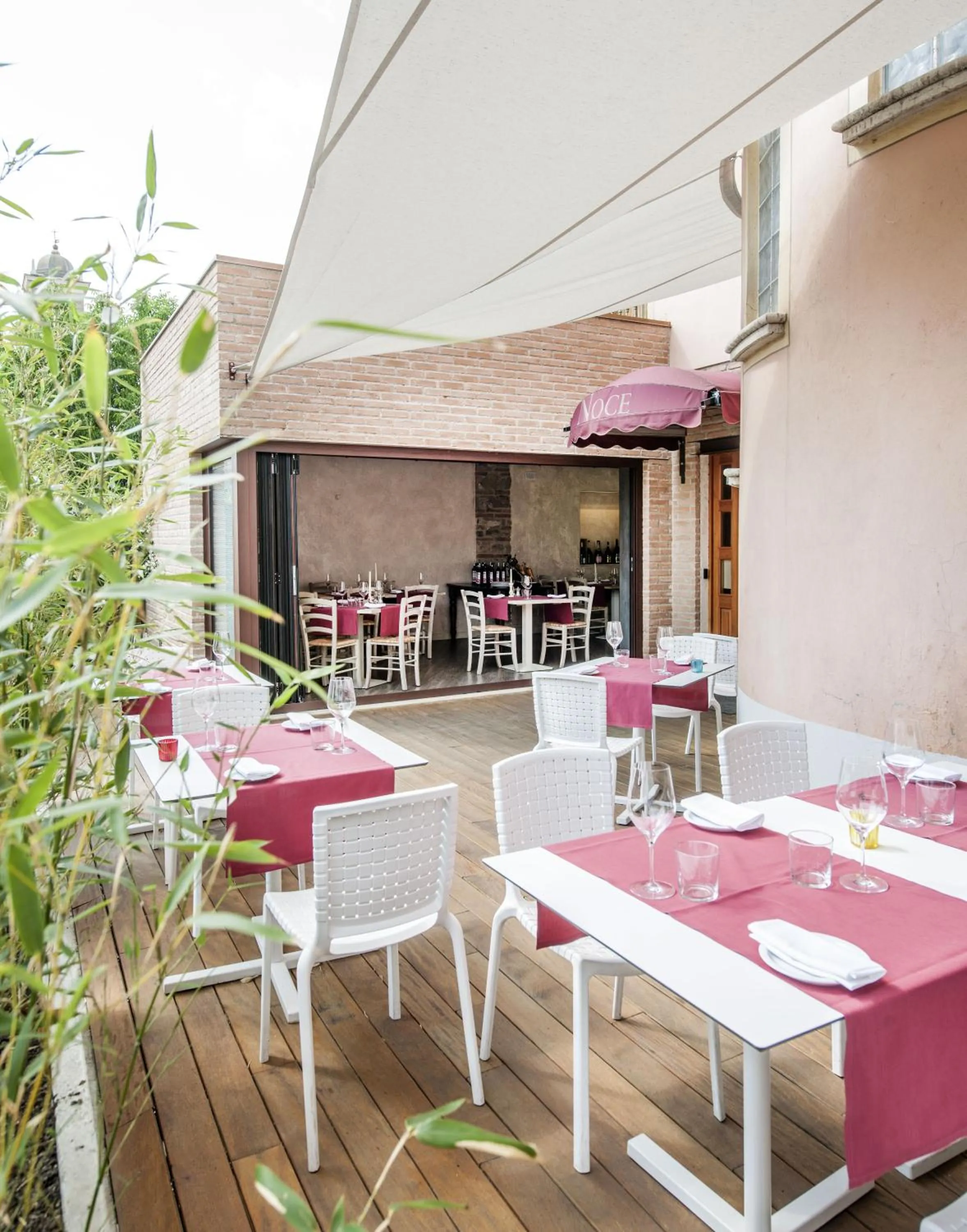 Restaurant/places to eat in Hotel Noce