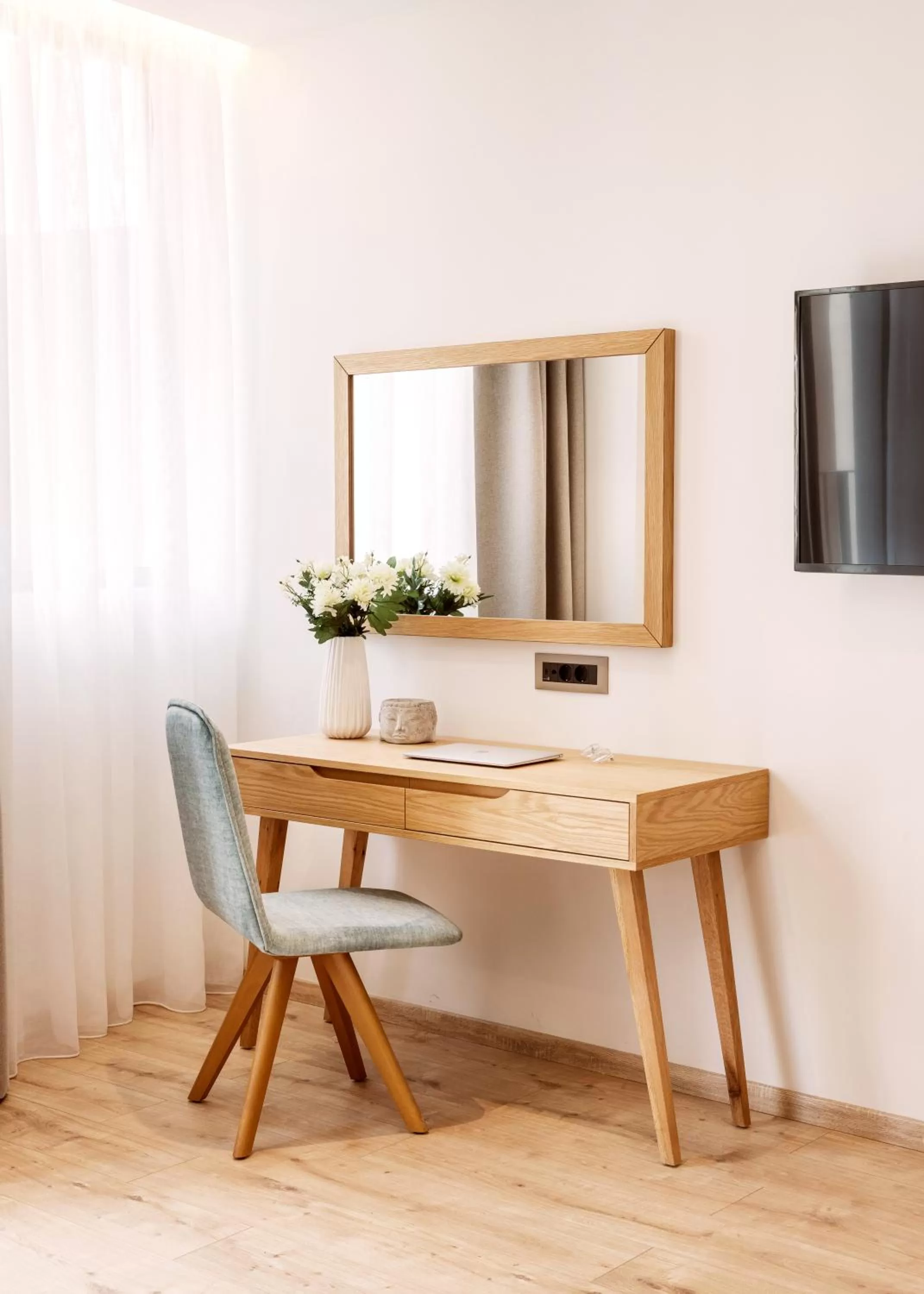 TV and multimedia in DAYS City Suites Athens