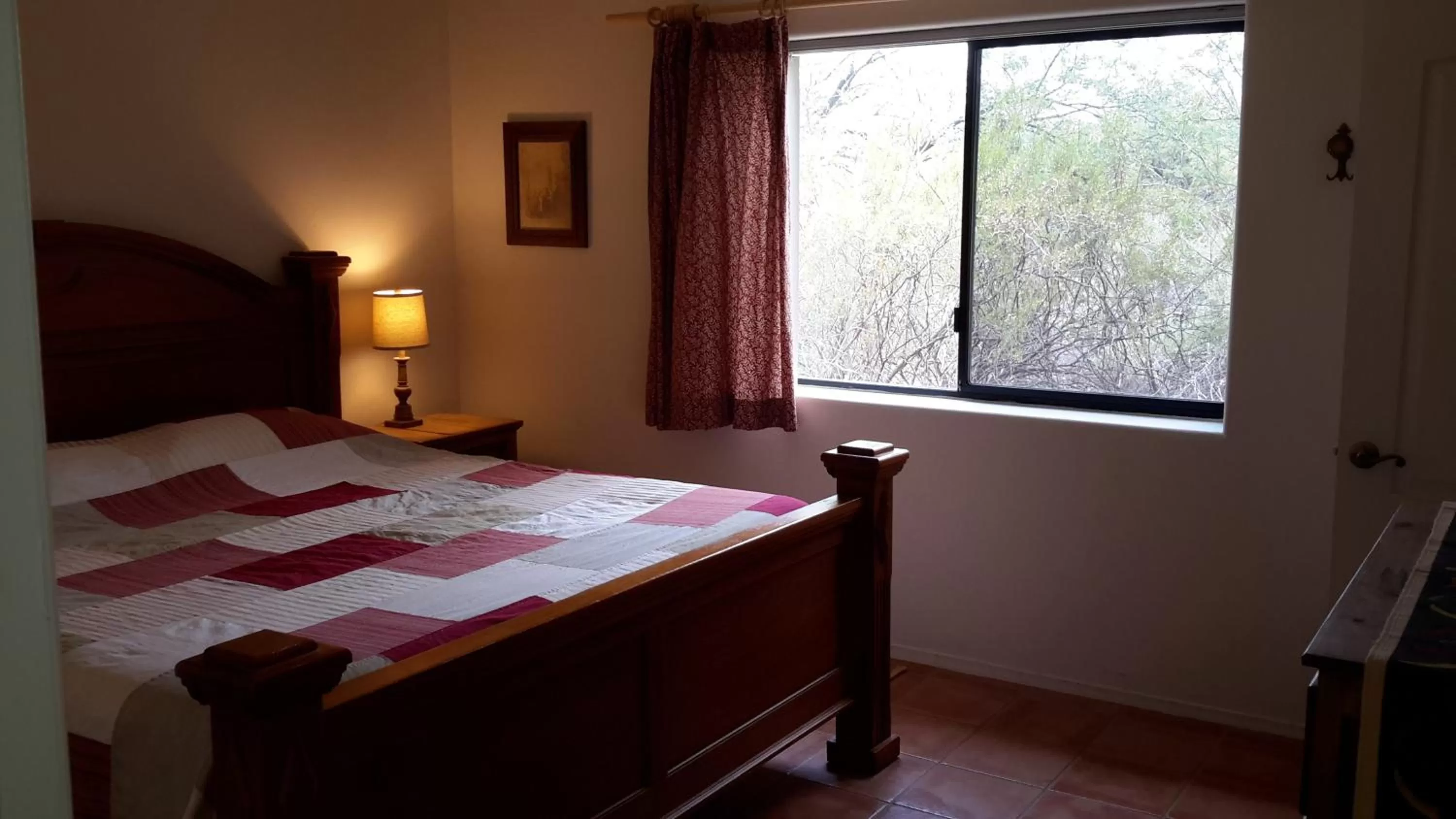 Bedroom, Bed in Desert Trails Bed & Breakfast