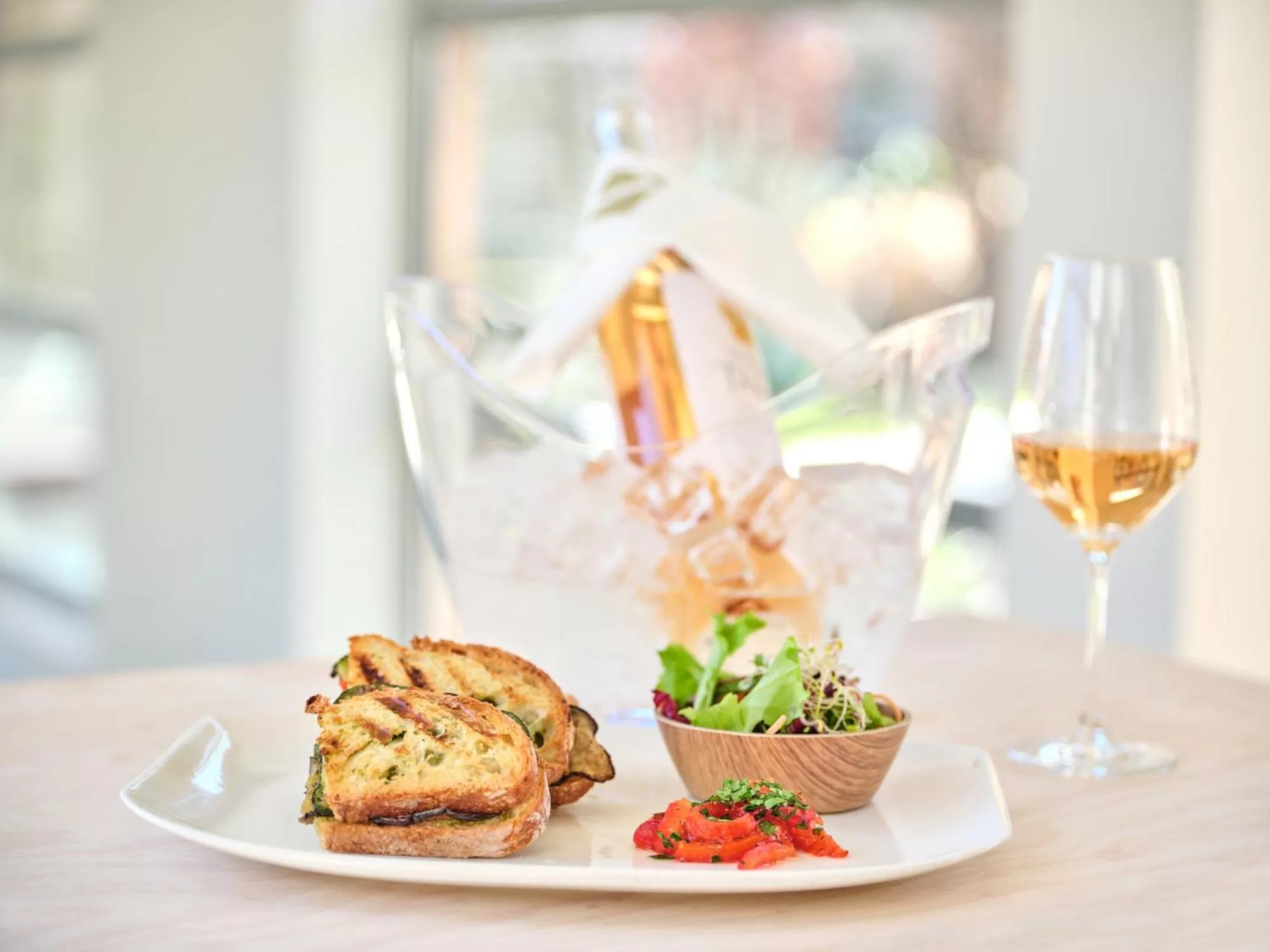 Restaurant/places to eat in Le Côté Vert