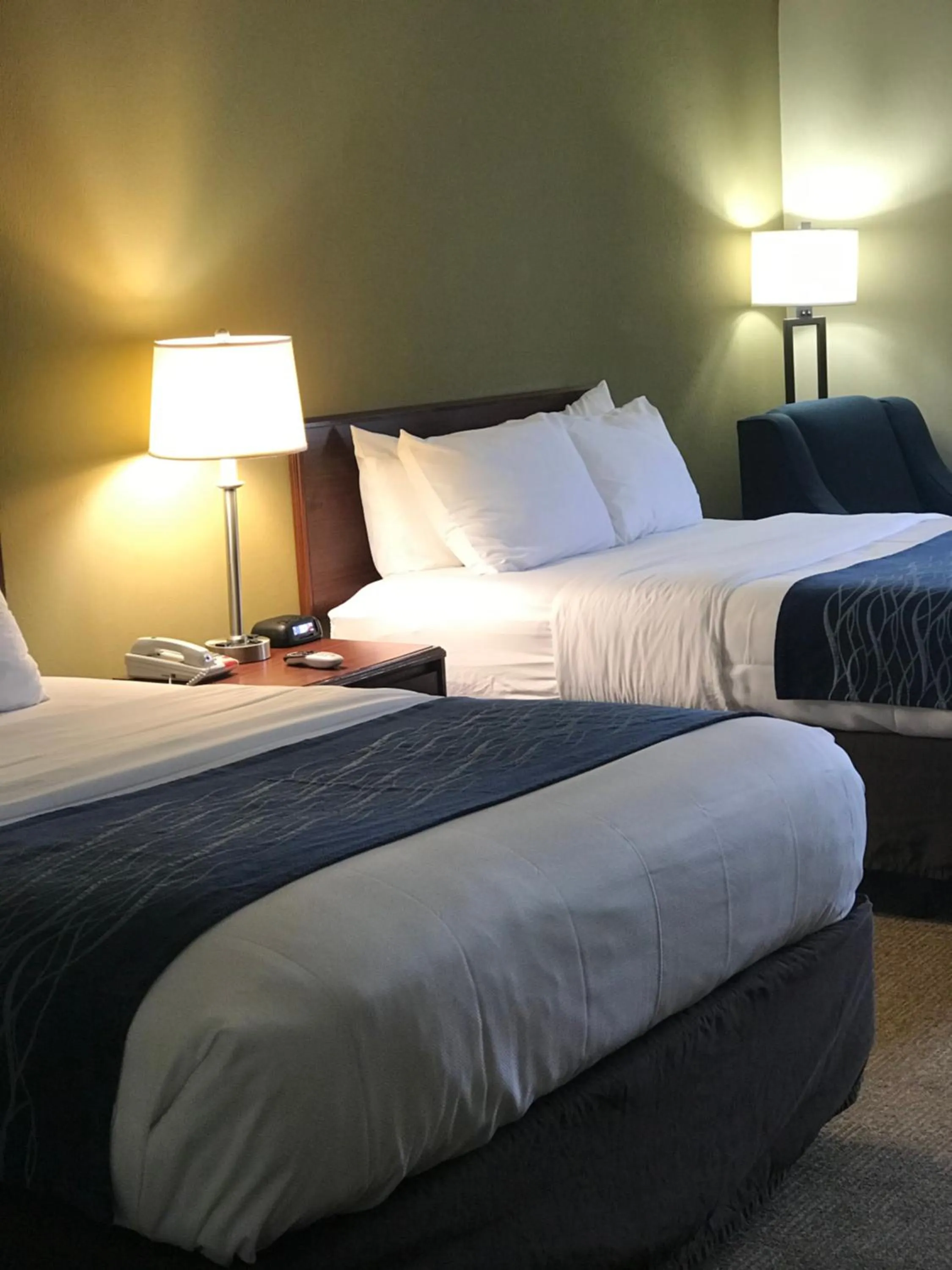 Queen Room with Two Queen Beds and Roll-In Shower - Accessible/Non-Smoking in Comfort Inn