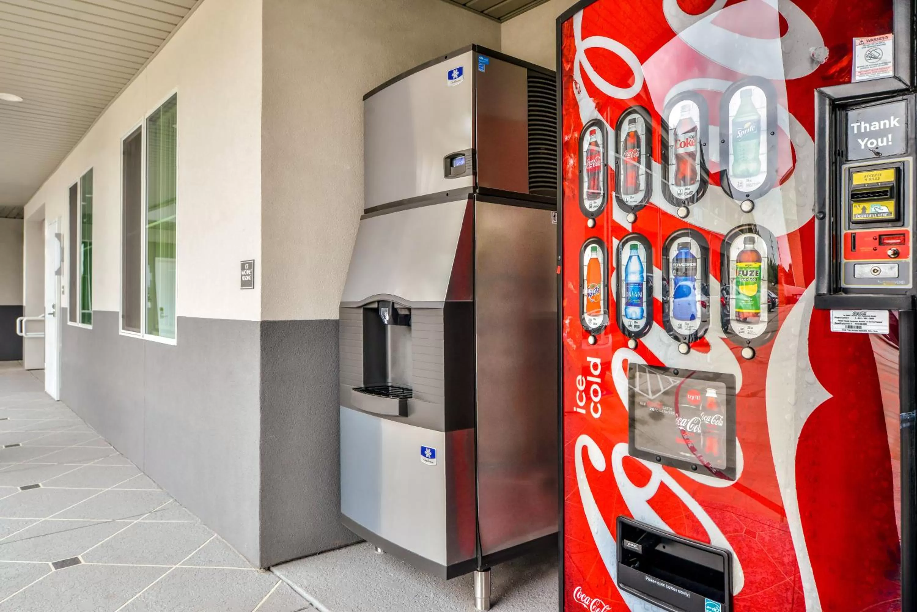 Food and drinks in Palace Inn Blue Tomball Parkway