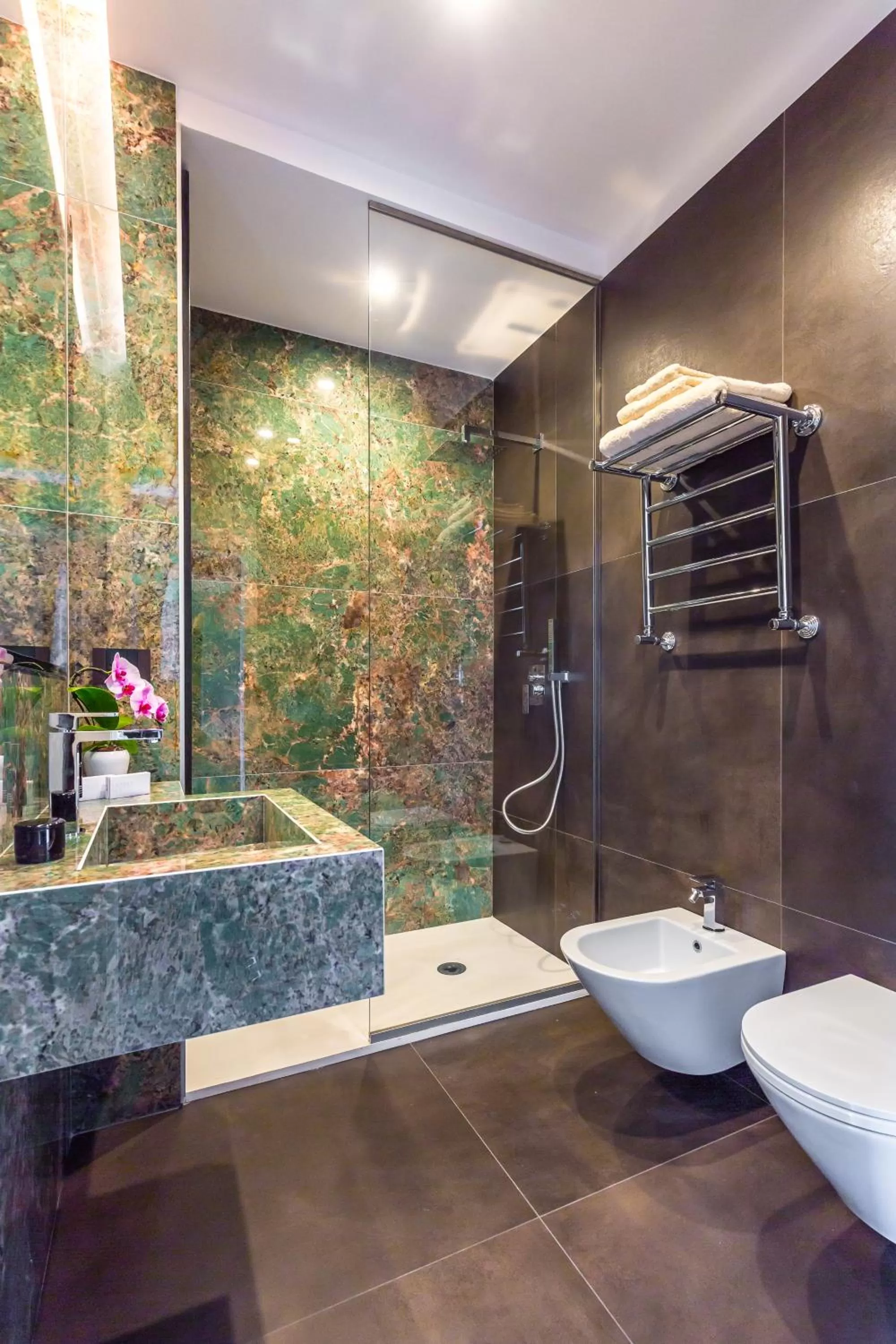 Shower in Dei Martiri Suite