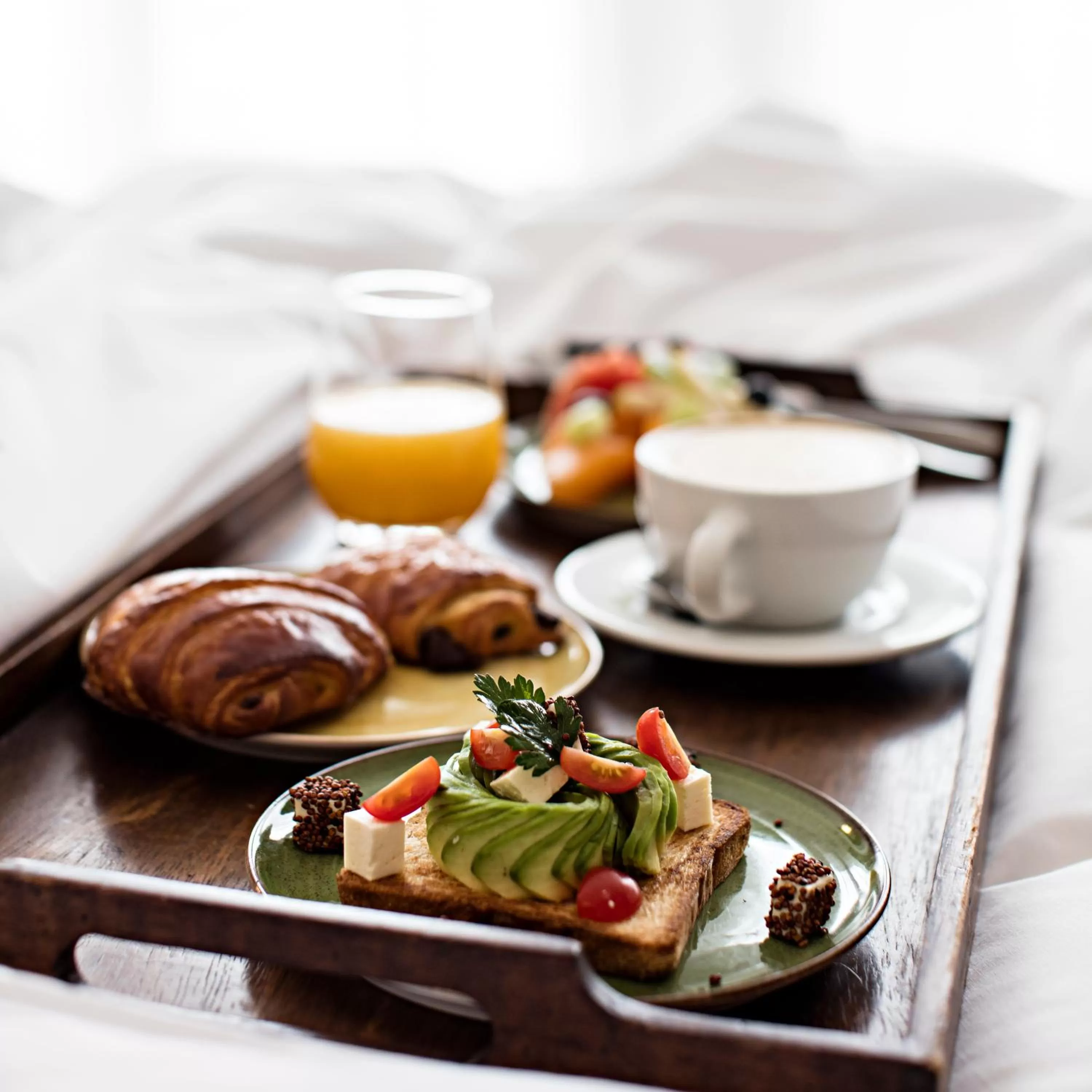 Food and drinks in Met Hotel