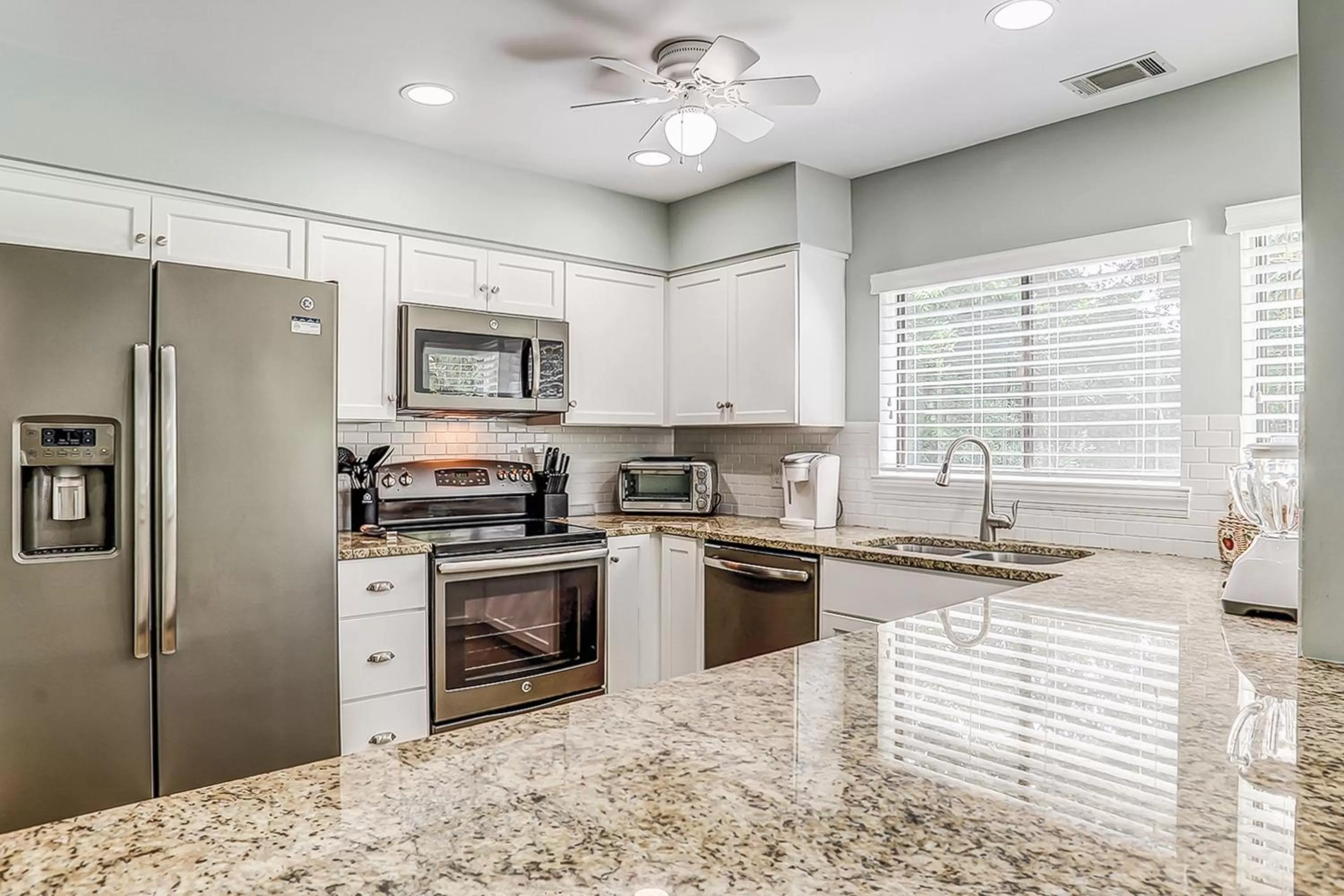 Kitchen/Kitchenette in Springwood Villas 14