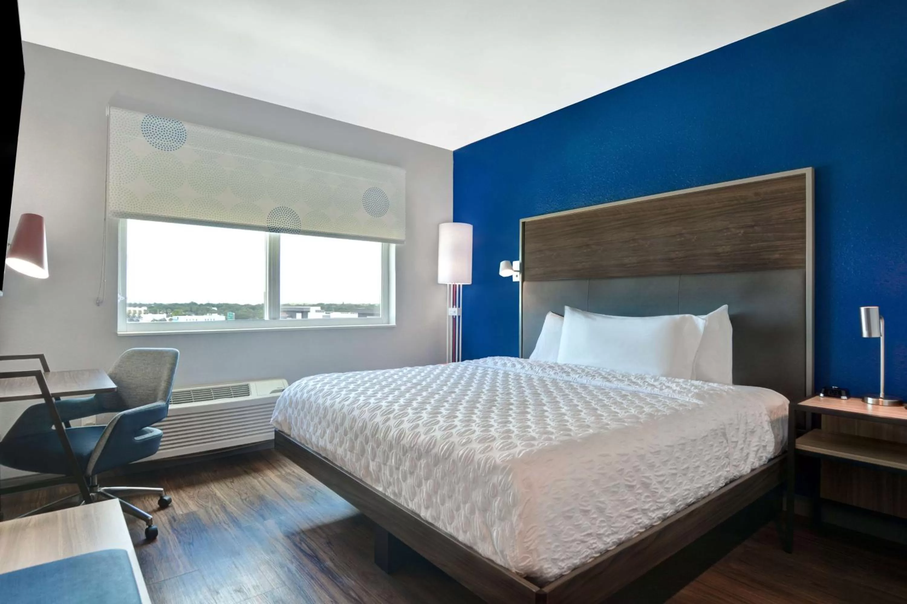 Bed in Tru By Hilton St. Petersburg Downtown Central Ave