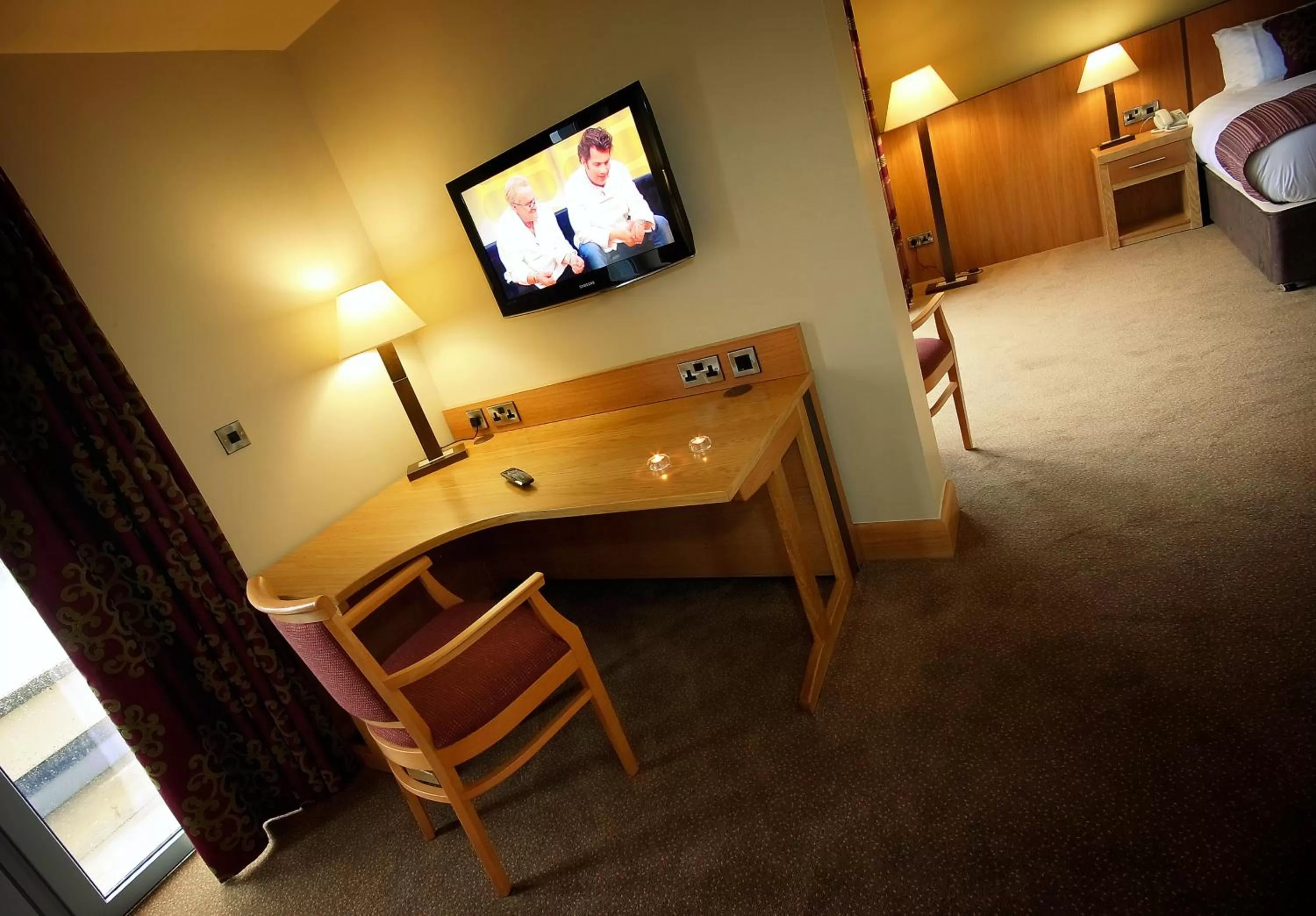 TV and multimedia, Bed in Belmore Court & Motel