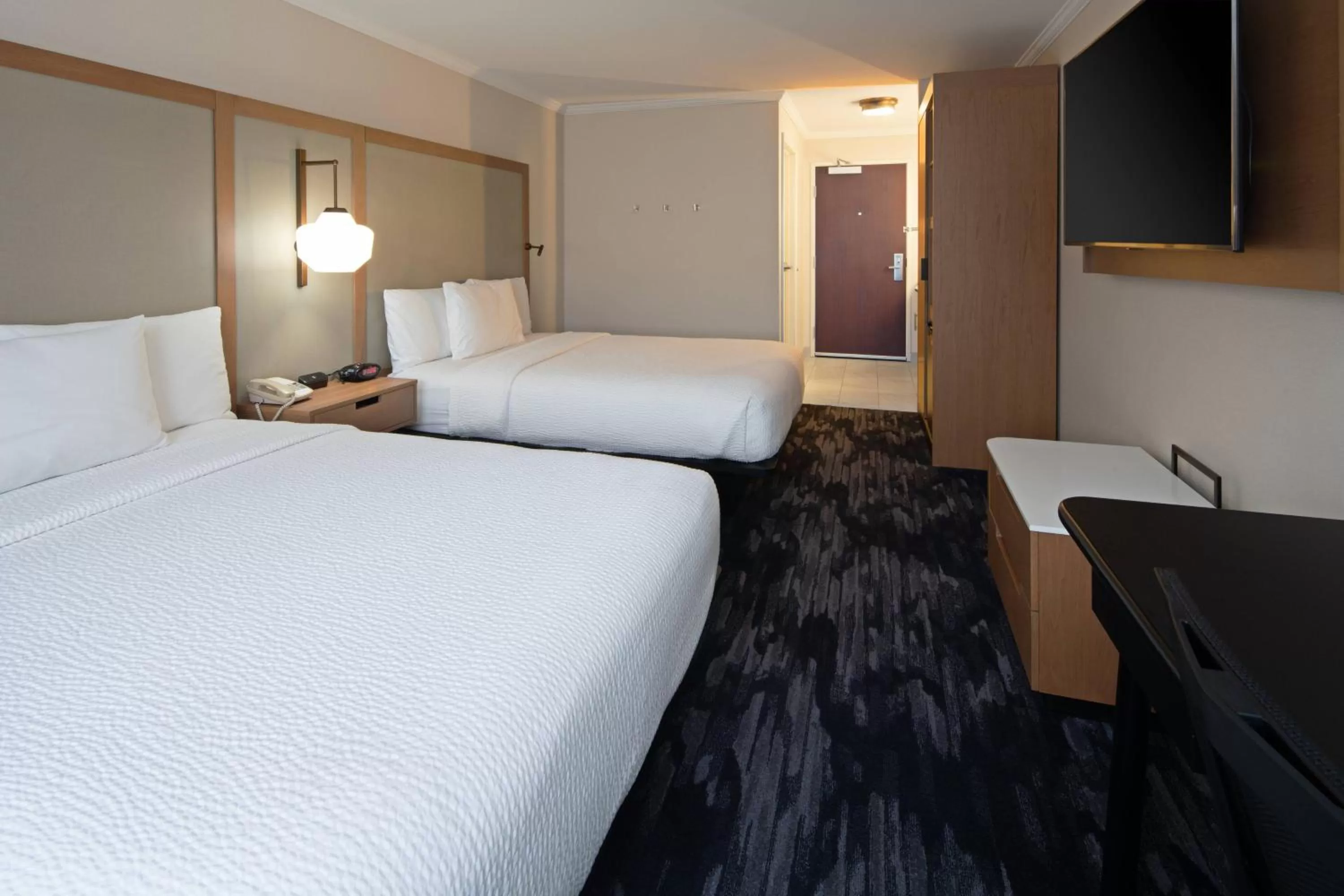 Photo of the whole room, Bed in Fairfield by Marriott Inn & Suites Seattle Sea-Tac Airport
