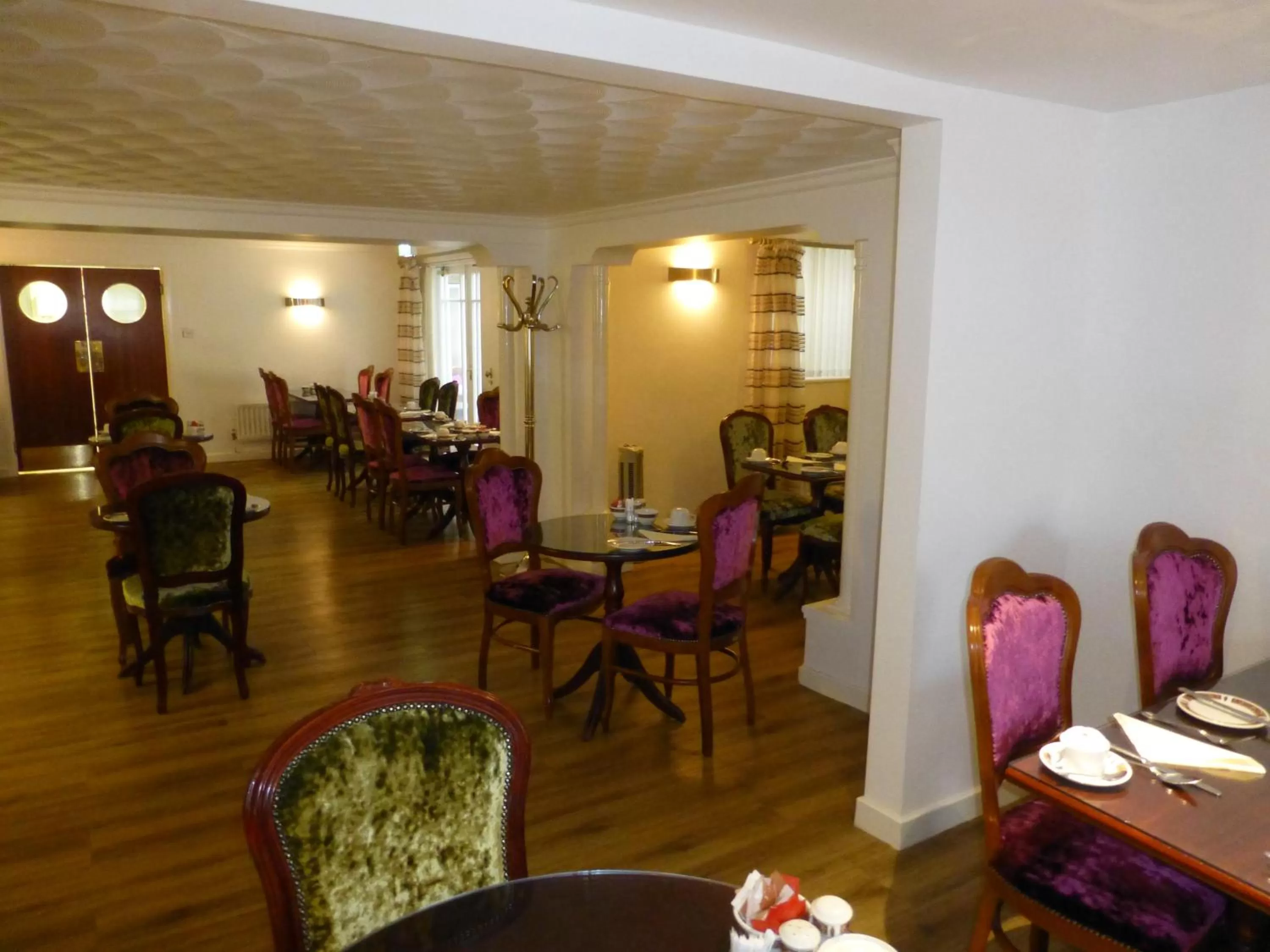 Restaurant/places to eat in Lensfield Hotel