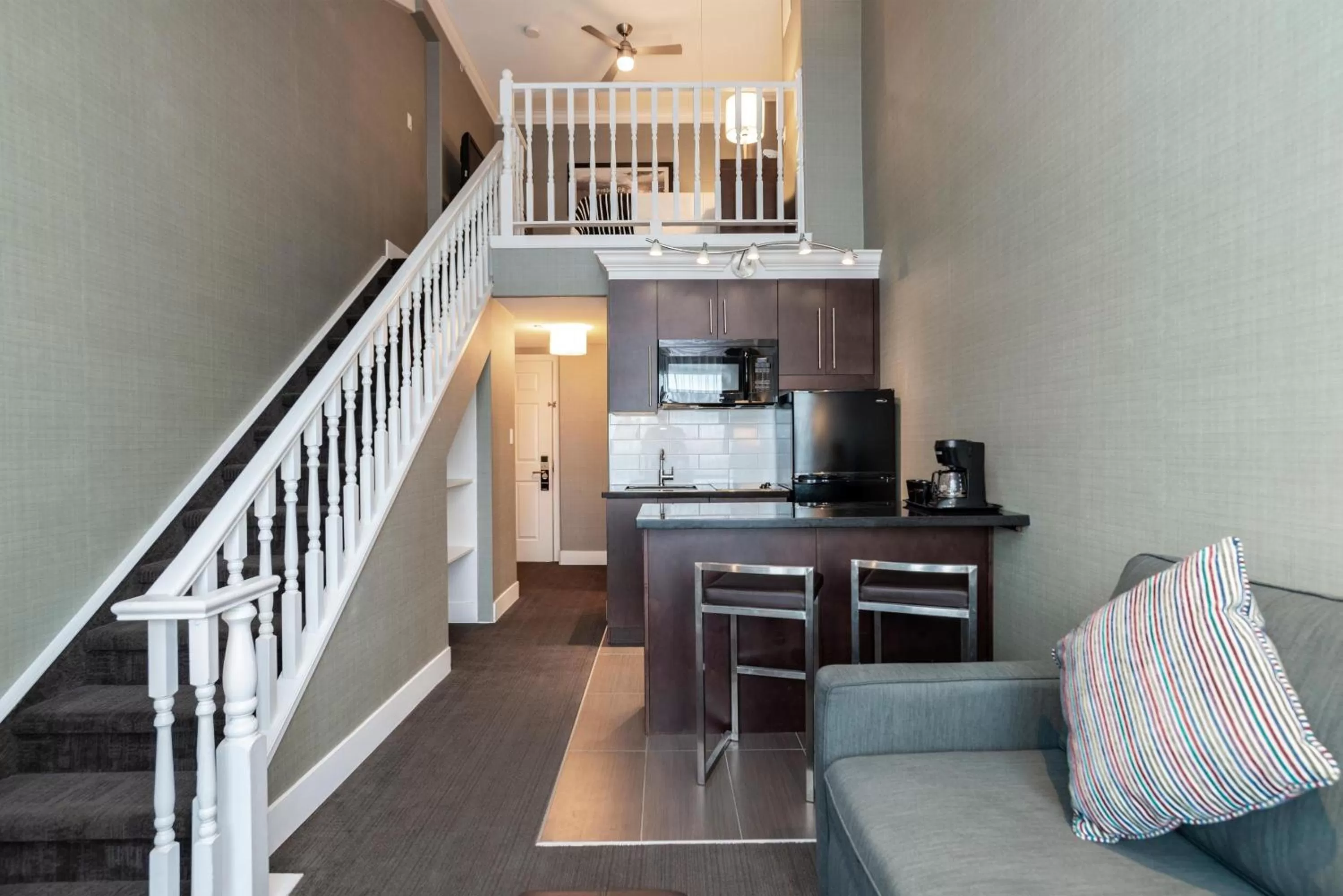 Living room in Sandman Hotel Vancouver Airport