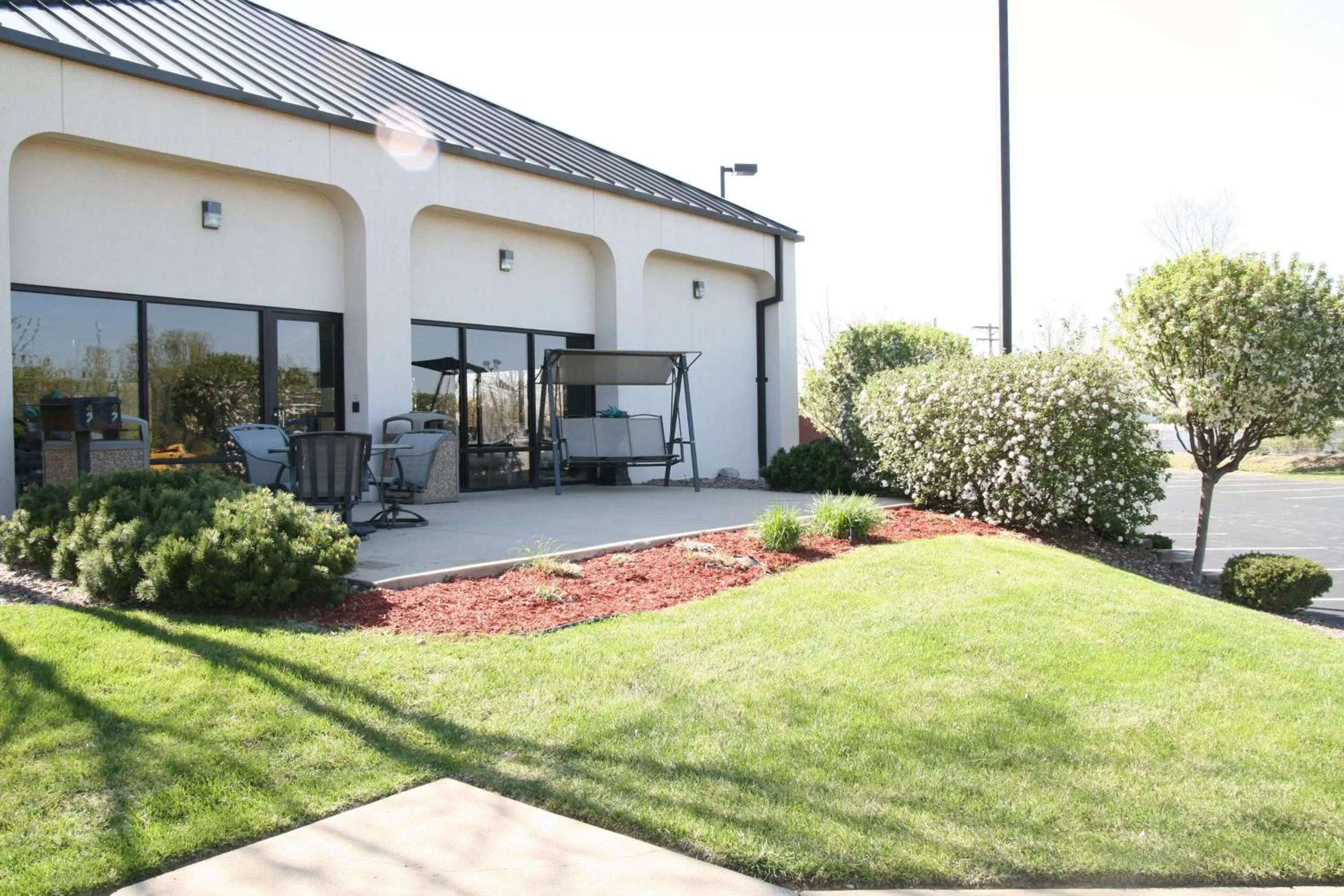 Patio in Hampton Inn St Charles St Peters
