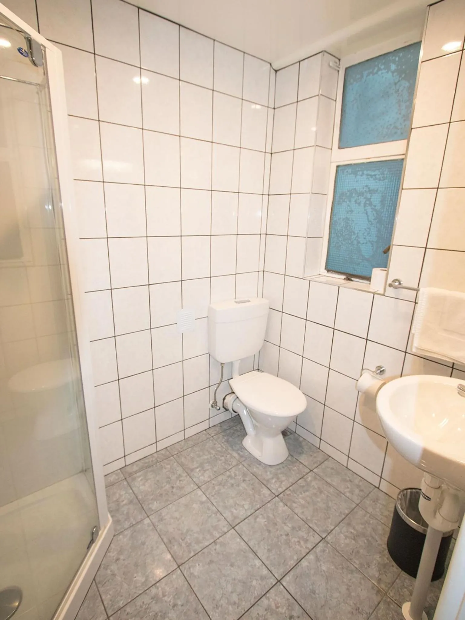 Double Room with Private Bathroom in Hotel Waterloo & Backpackers