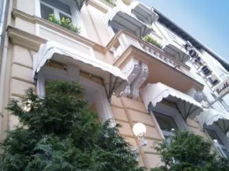 Facade/entrance in Buchholz Downtown Hotel