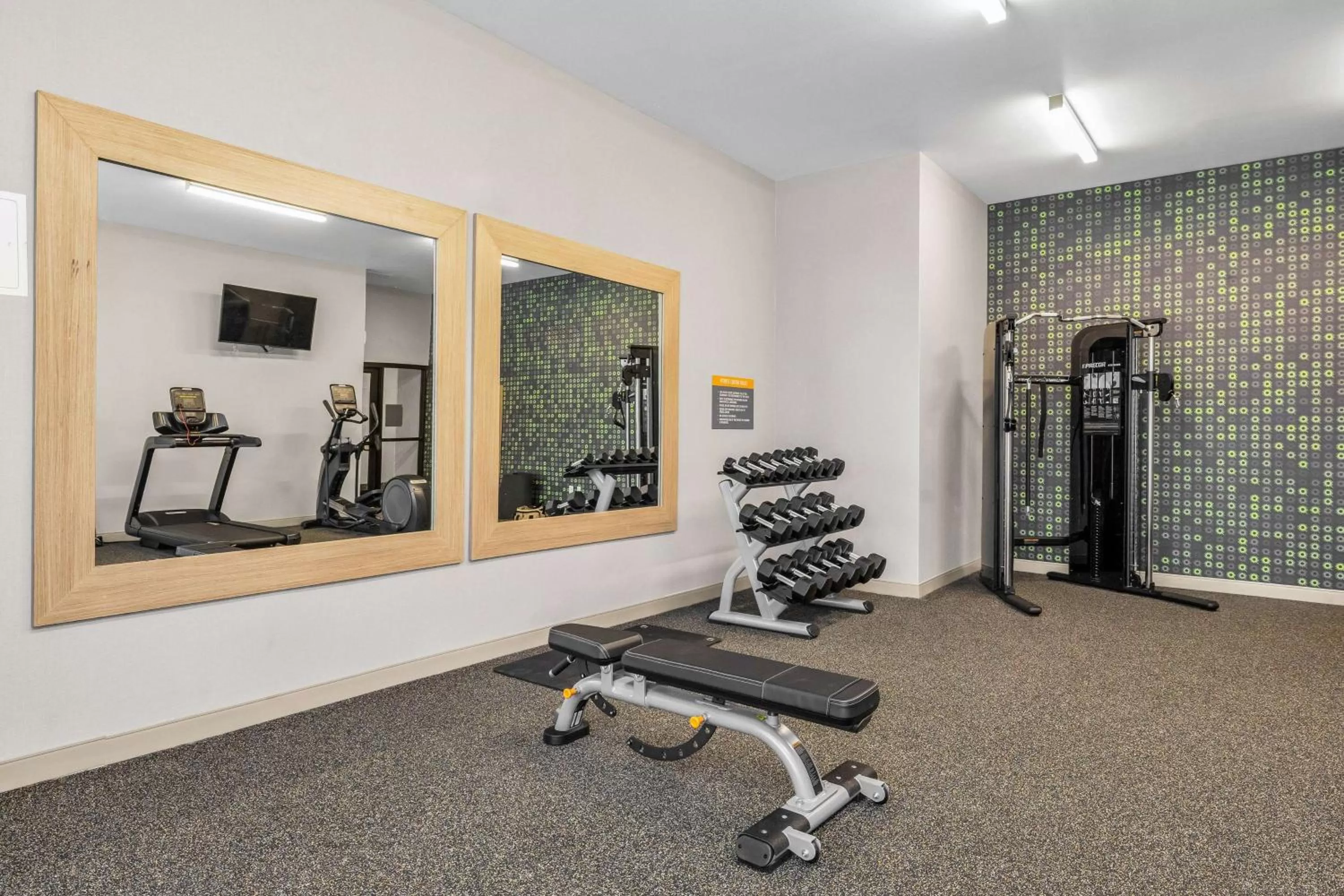 Fitness centre/facilities in La Quinta Inn & Suites by Wyndham San Jose Airport-Downtown