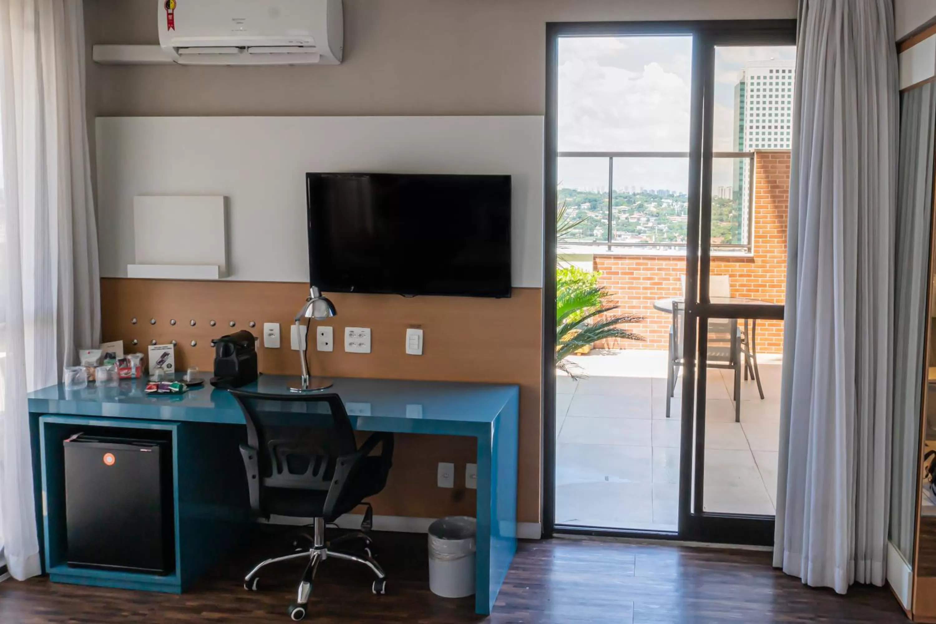 Coffee/tea facilities in Quality Faria Lima