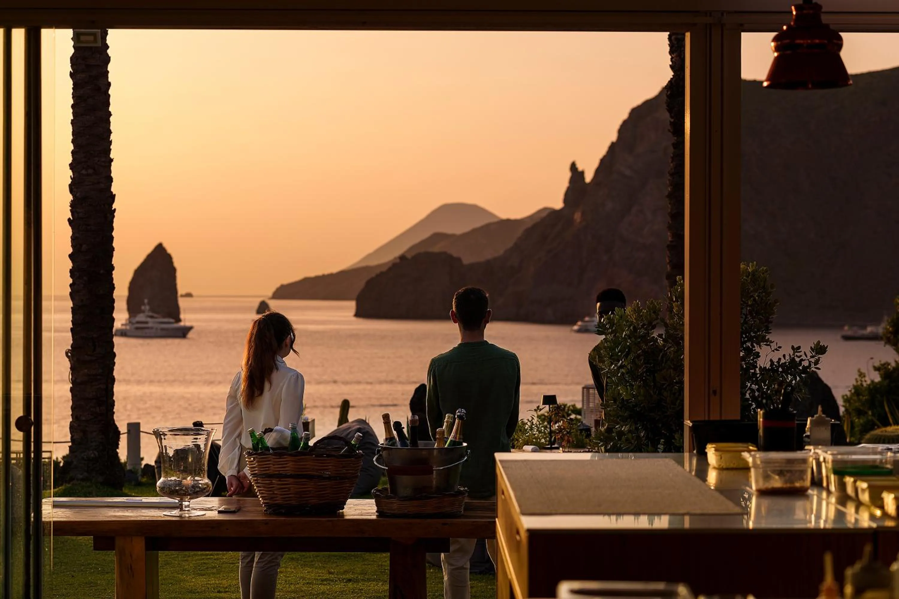 Restaurant/places to eat in Therasia Resort Sea and SPA - The Leading Hotels of the World