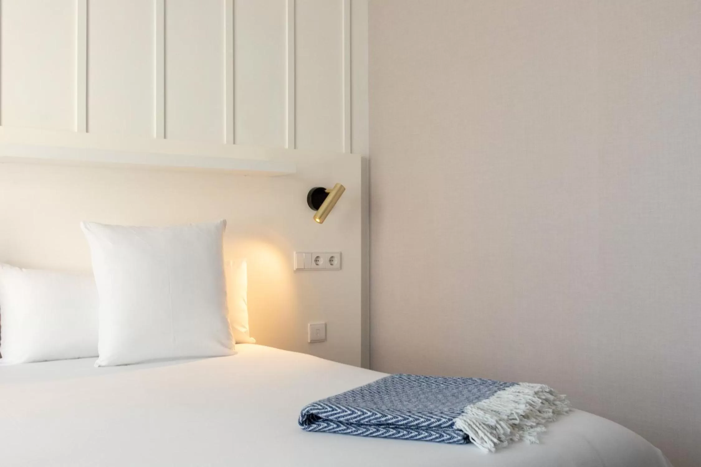 Bed in Ramirez Flats Valencia