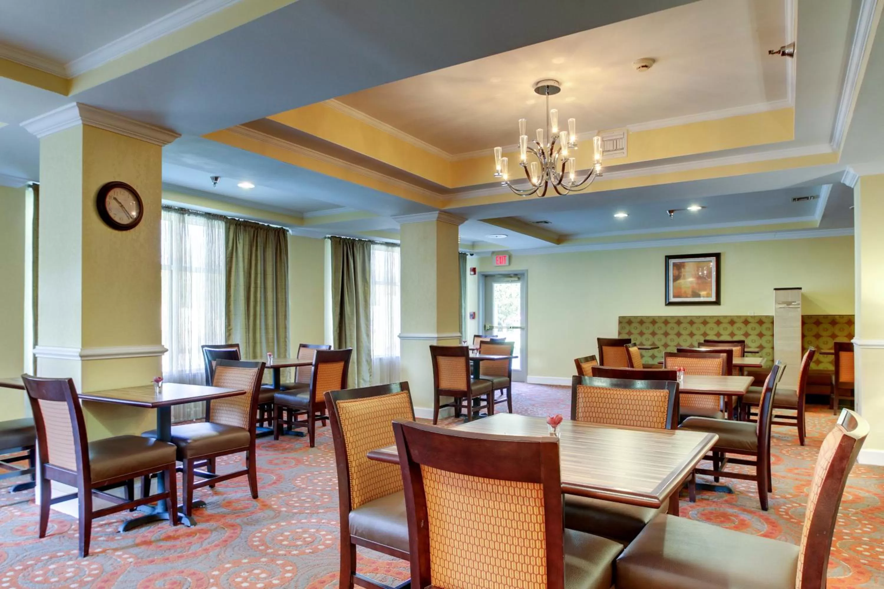 Breakfast in Holiday Inn Express Hotel & Suites Live Oak by IHG