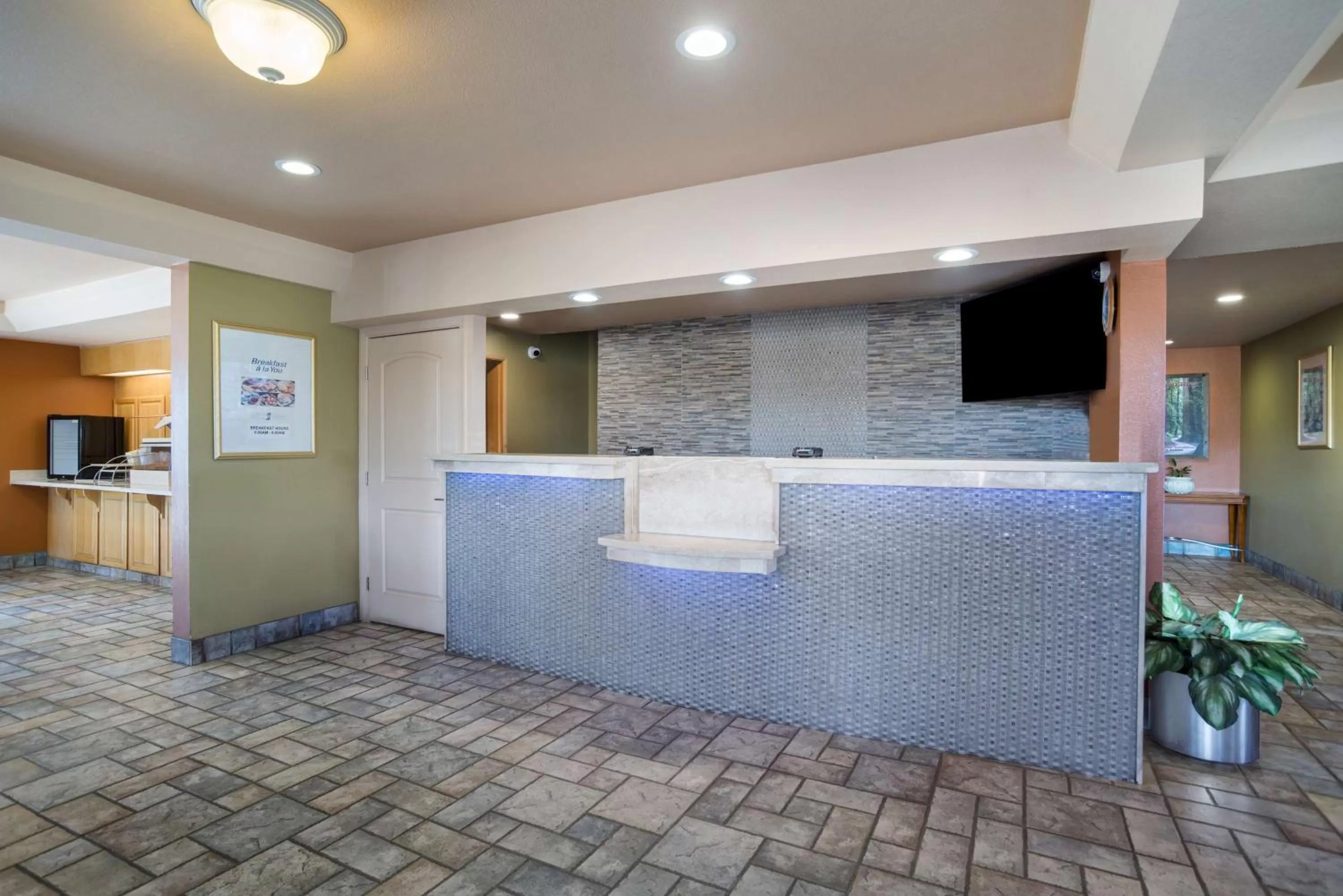 Lobby or reception in SureStay Hotel by Best Western Ukiah