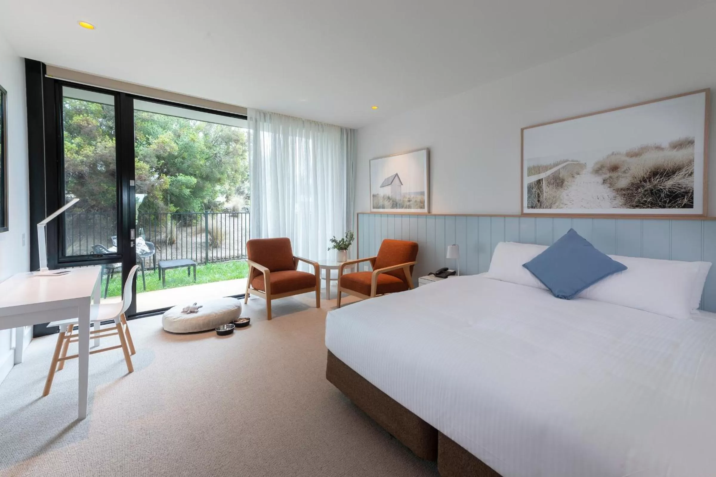 Photo of the whole room, Bed in The Sands Torquay