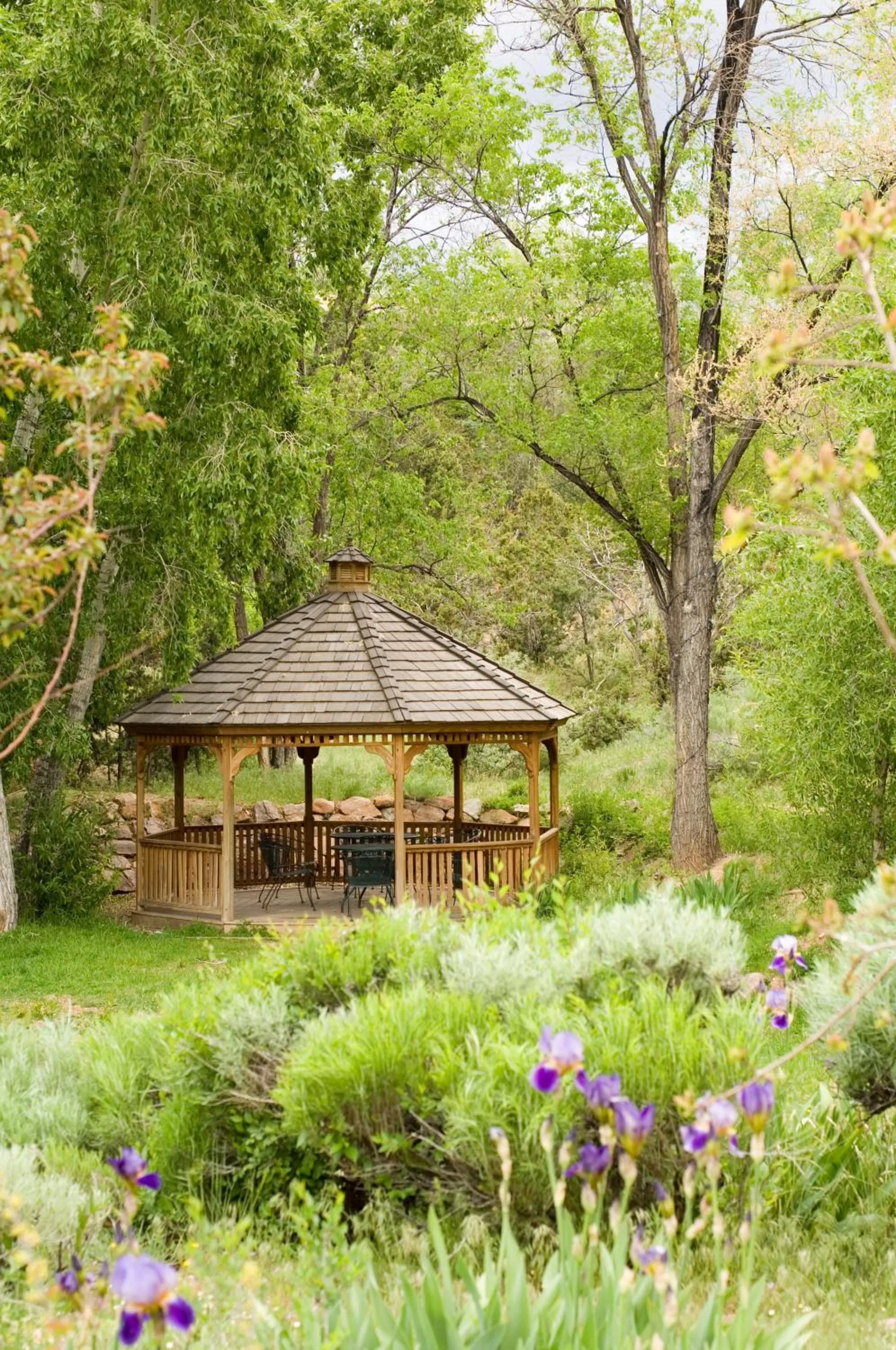 Decorative detail in Fort Marcy Suites by All Seasons Resort Lodging
