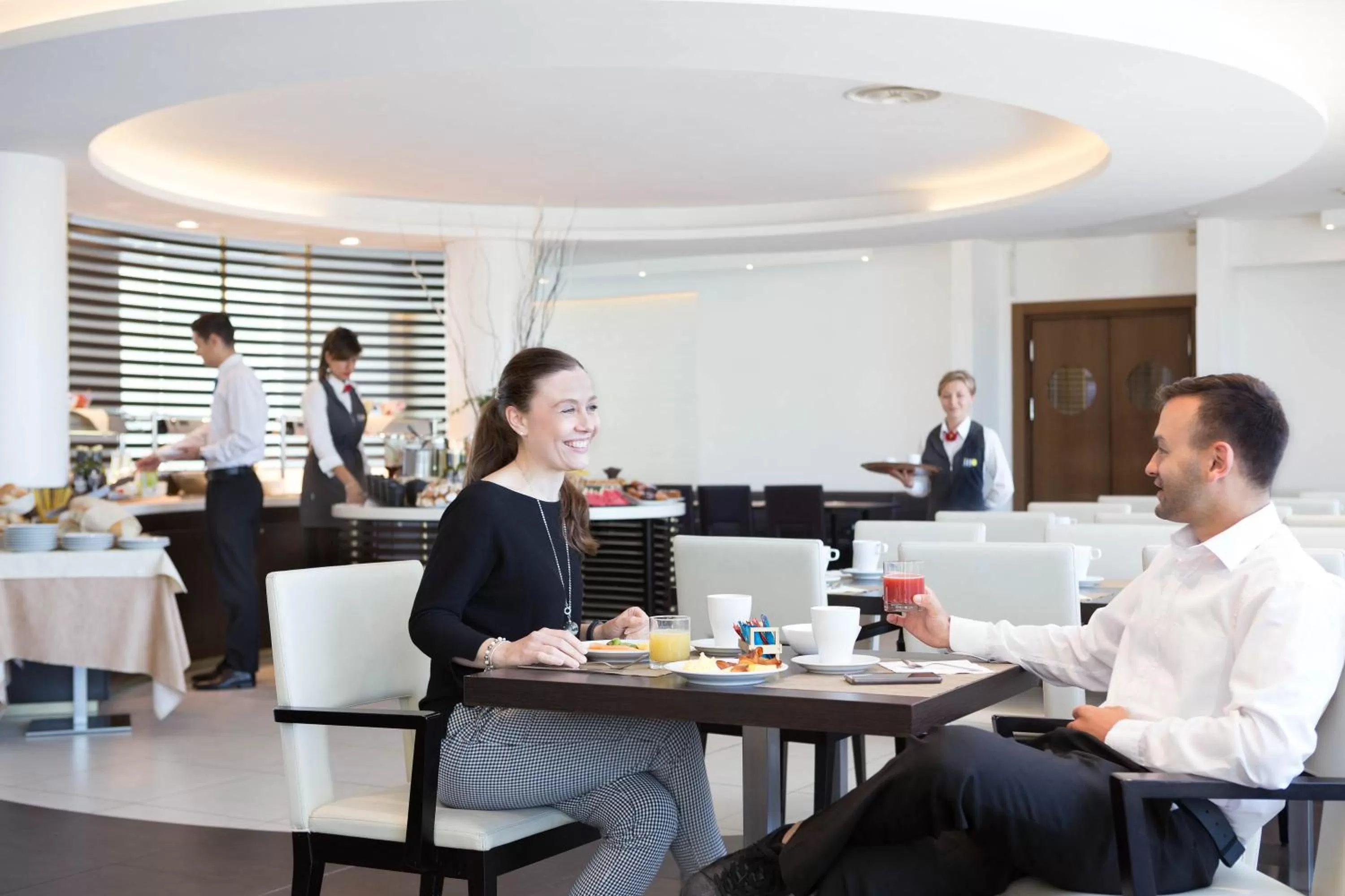 Restaurant/places to eat in iH Hotels Roma Z3