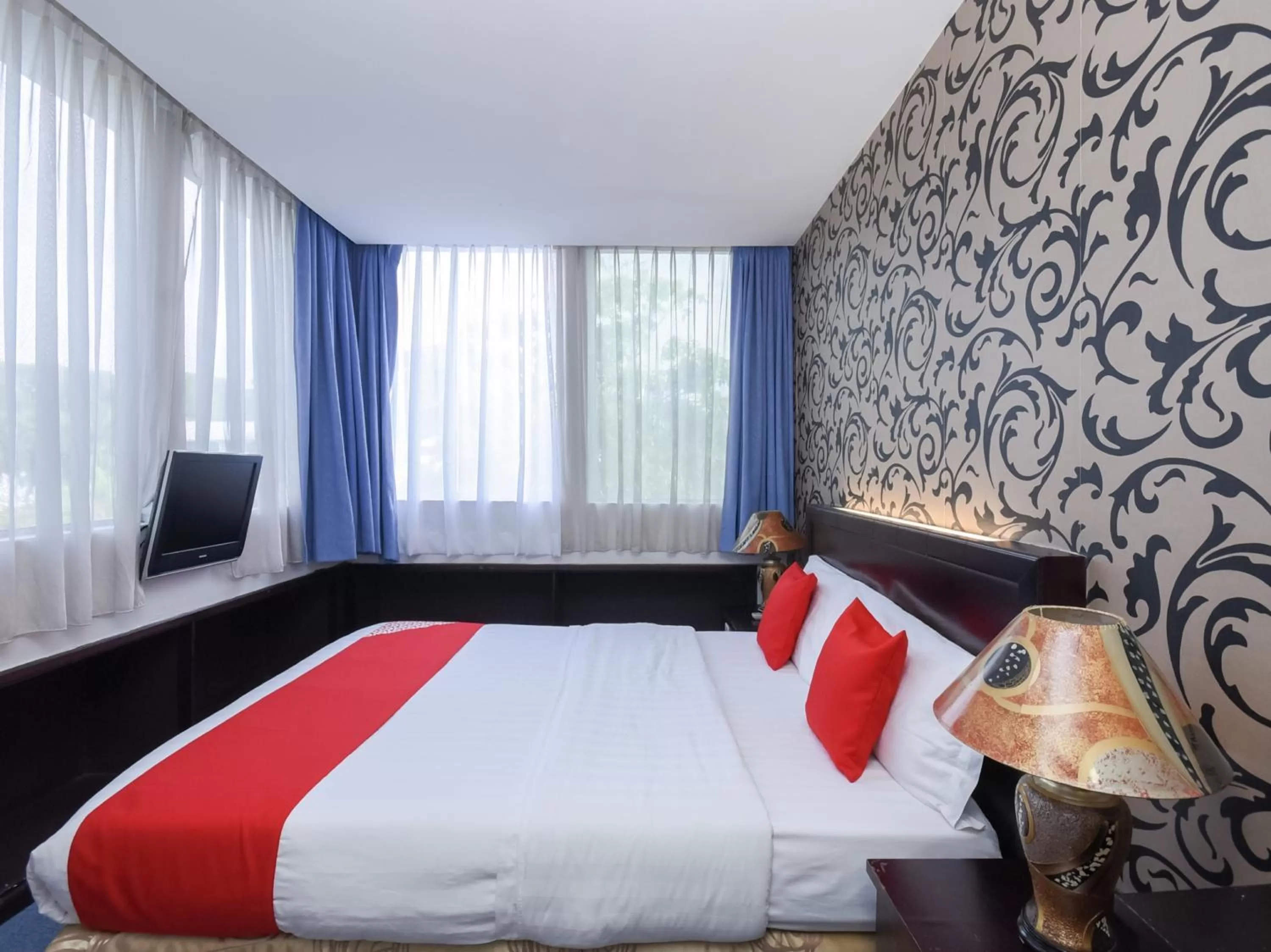 Bedroom, Bed in Super OYO 89604 City Home Stay