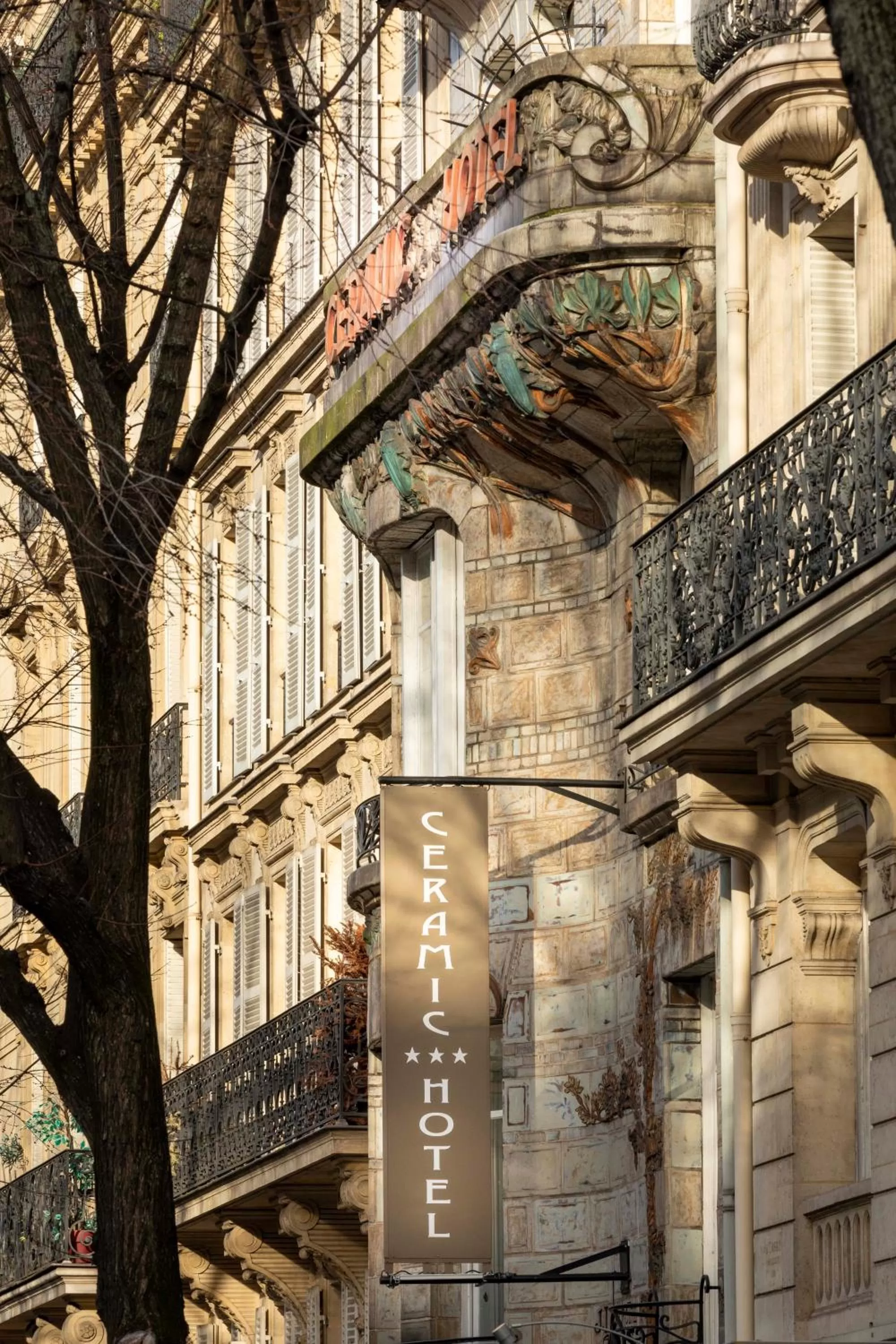 Property building in Elysées Ceramic