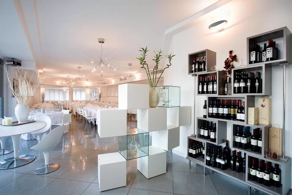 Restaurant/places to eat in Hotel & Loisir Le Ruote