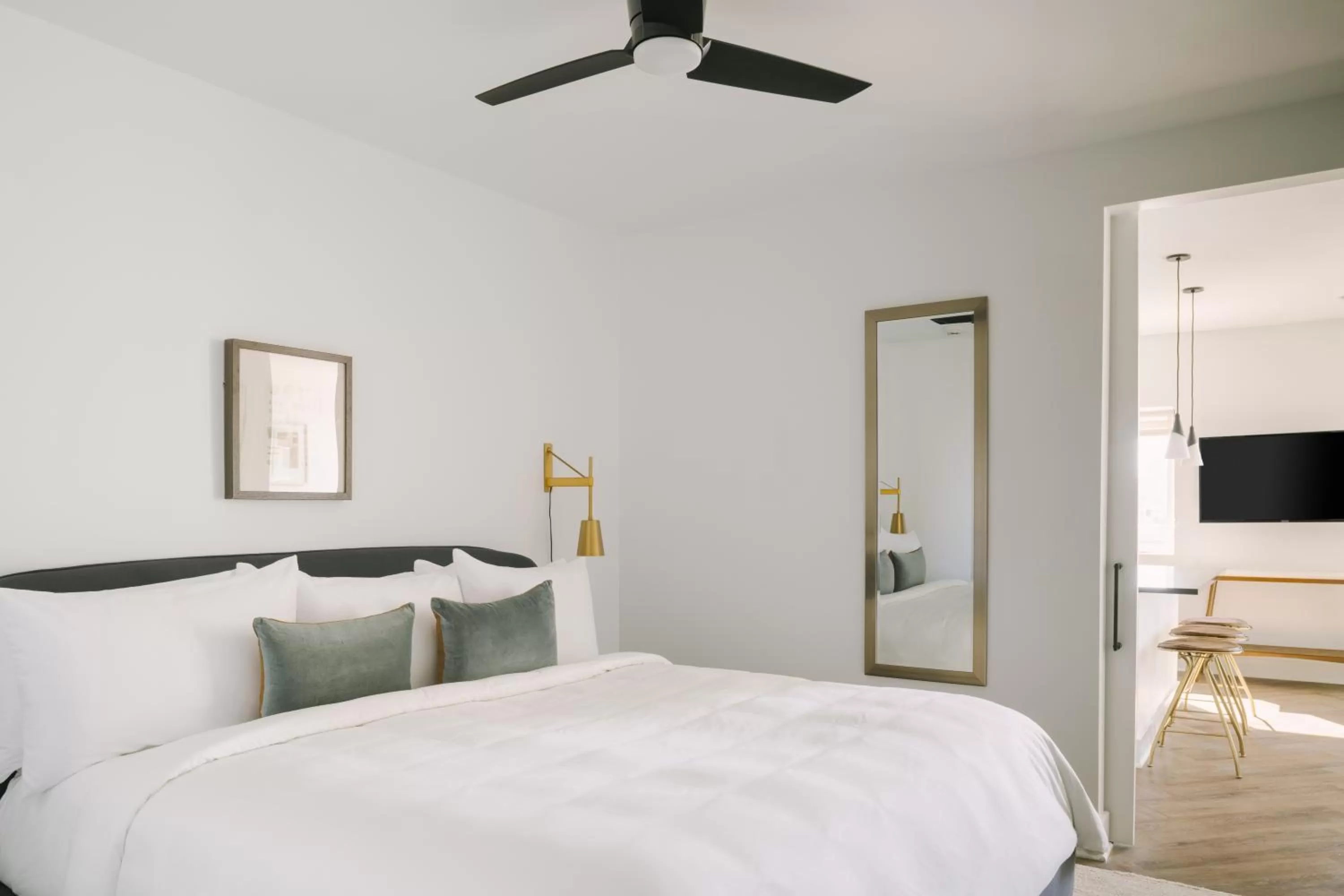 Bed in Sonder The Lookout