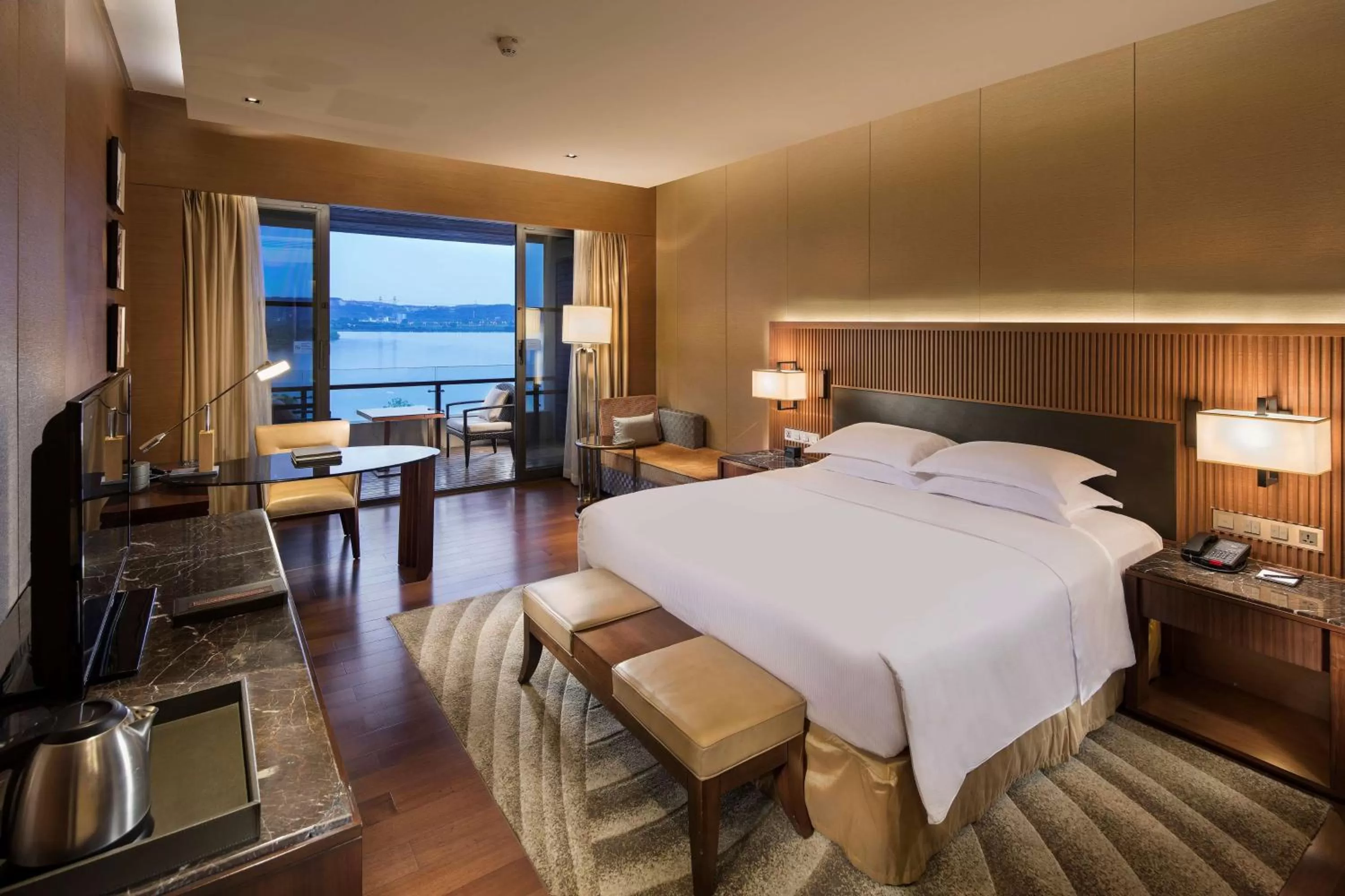 Bedroom, Bed in Hilton Wuhan Optics Valley