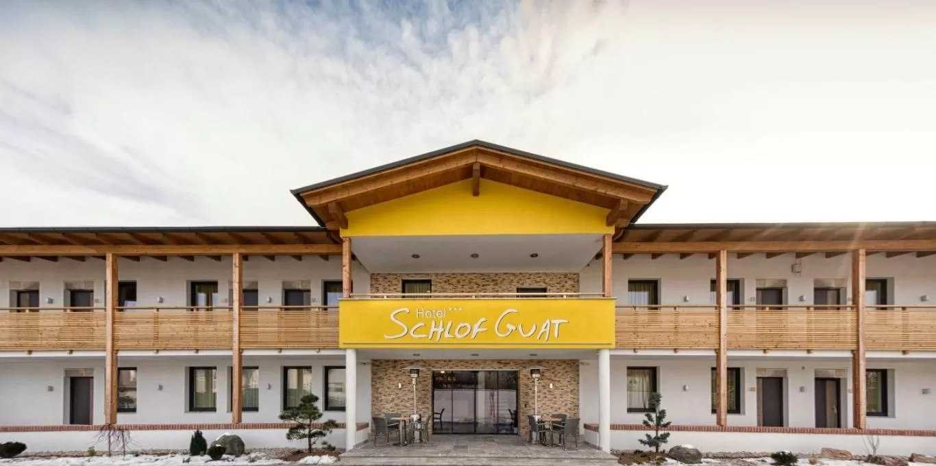 Property building in Hotel Schlof Guat