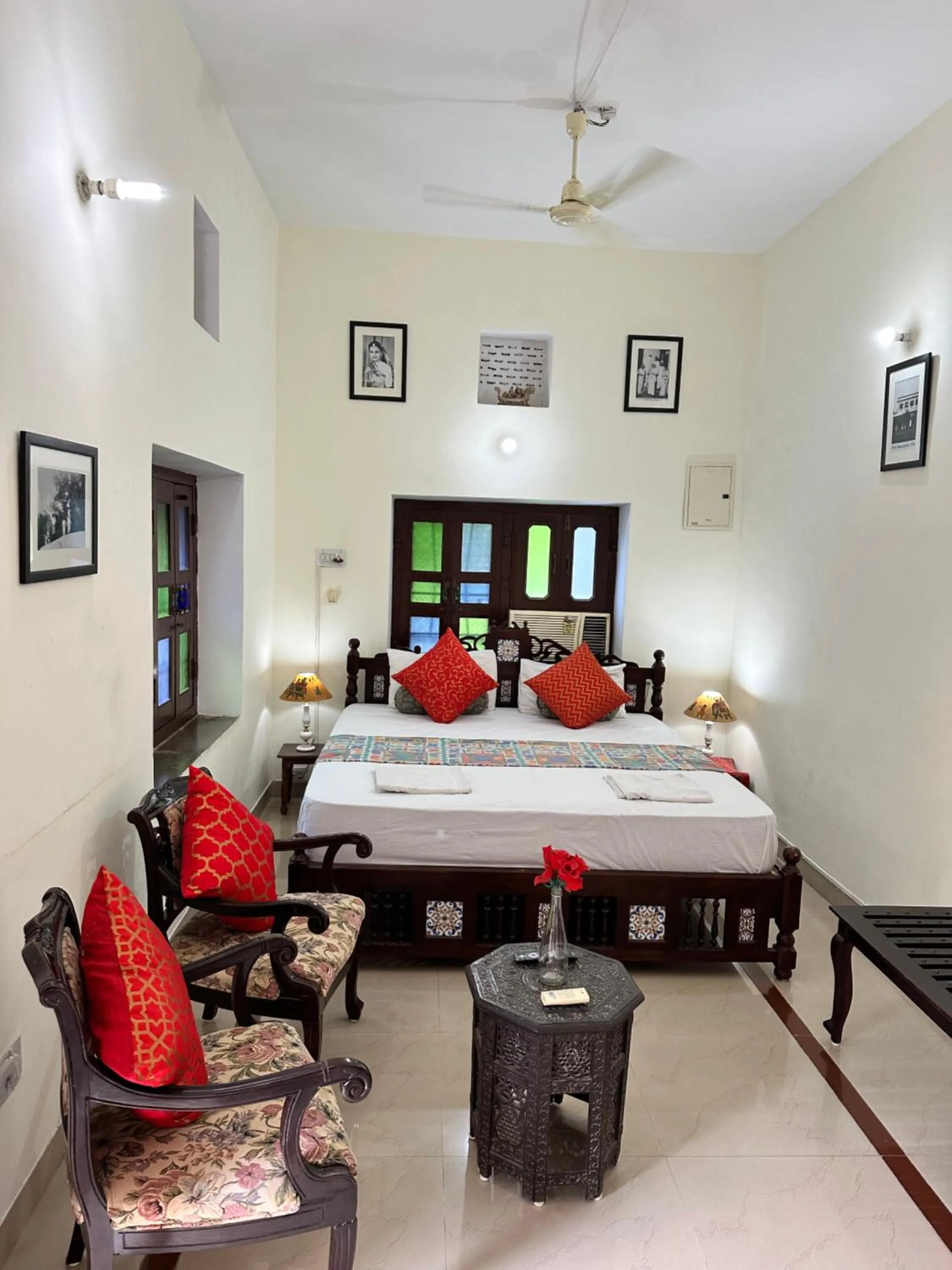 Bed in Rawla Mrignayani Palace