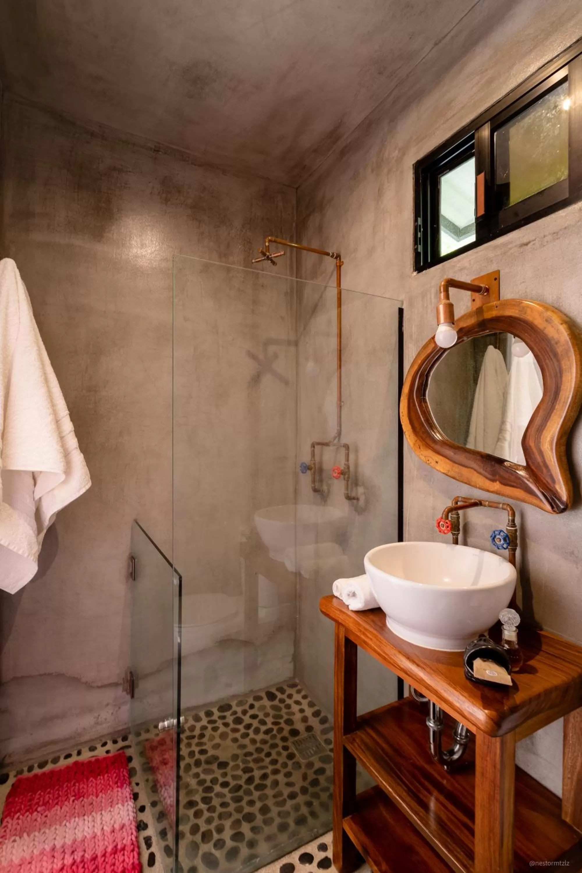 Shower, Bathroom in Cabane Container Boutique Hotel